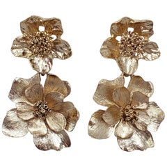 Vintage Oscar de la Renta Gold Bold Dangling Flower Drop Clip On Earrings