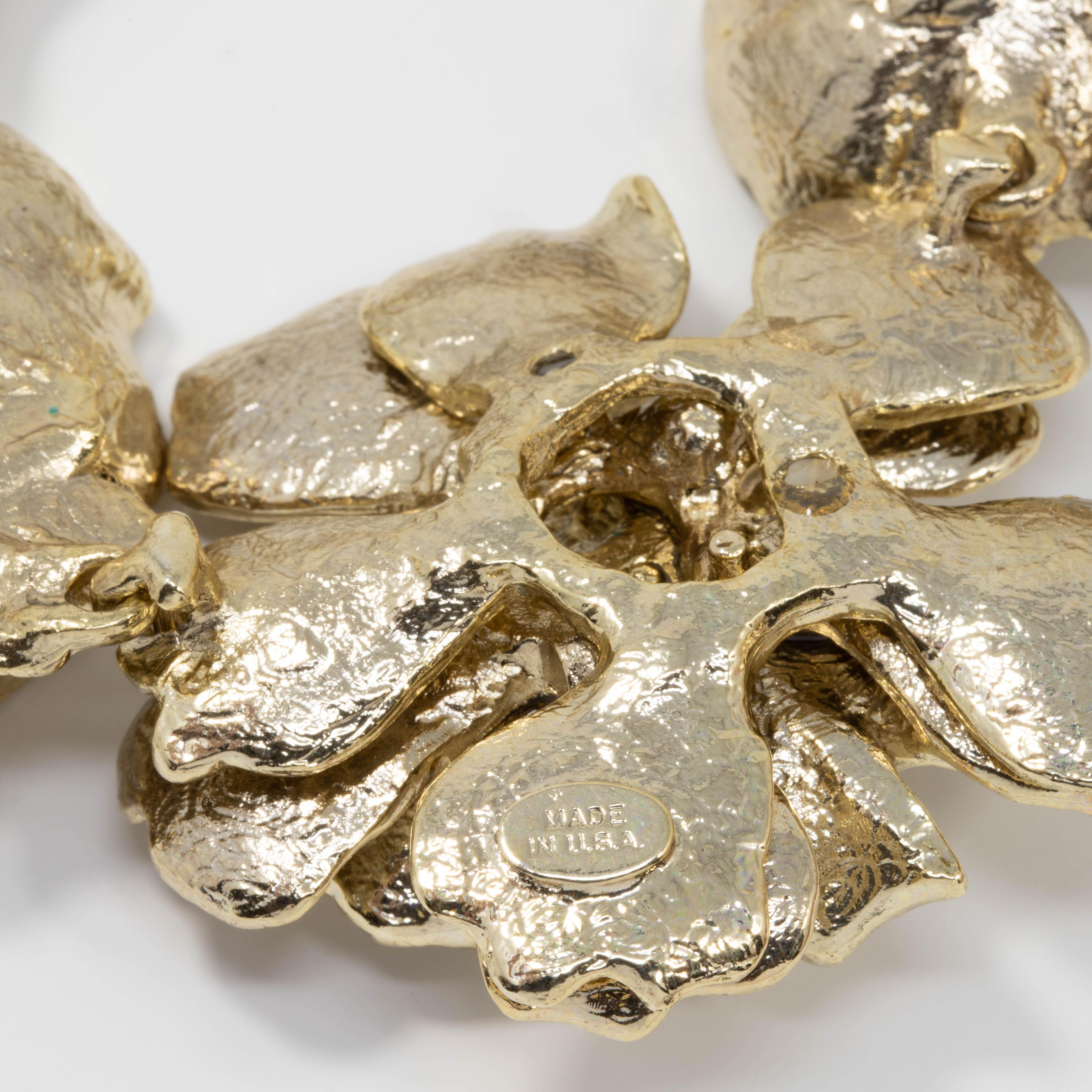Contemporary Oscar de la Renta Gold Bold Flower Rose Link Necklace in Antique Gold Finish