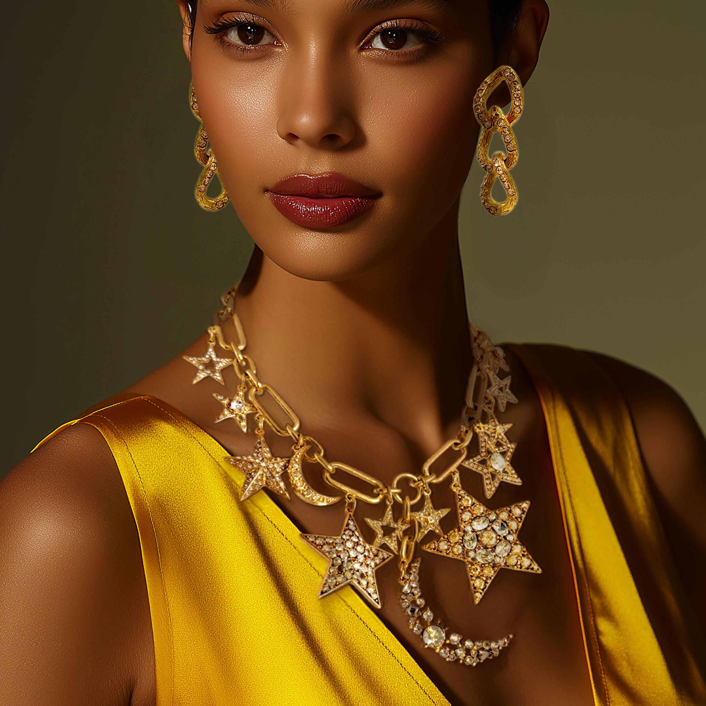 Oscar De La Renta - Collana con cristalli d'oro, stella e luna, charme celestiale in vendita 3