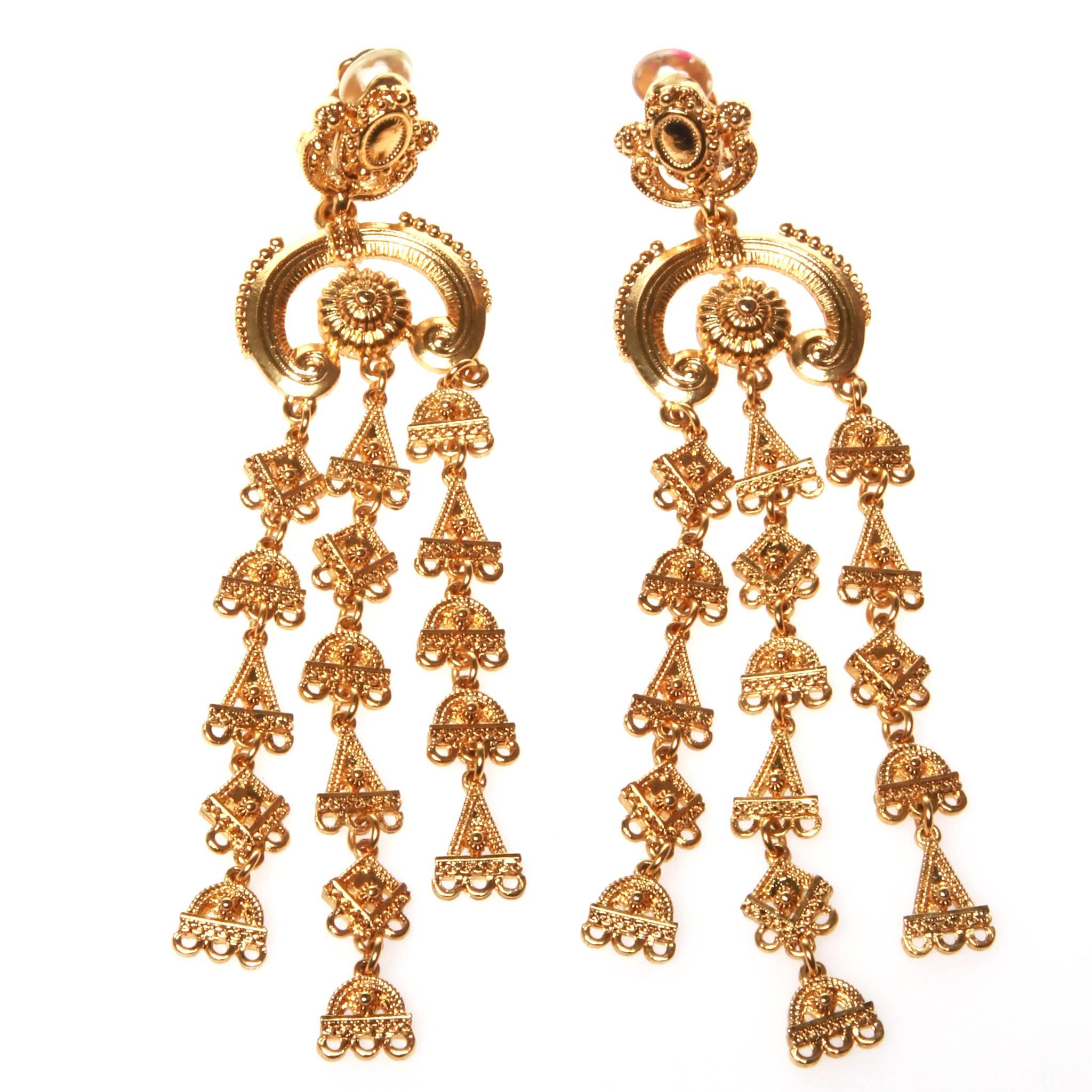 Oscar de la Renta Gold Drop Earrings