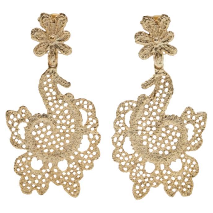 Oscar De La Renta - Boucles d'oreilles à pince avec fleurs en filigrane d'or en vente