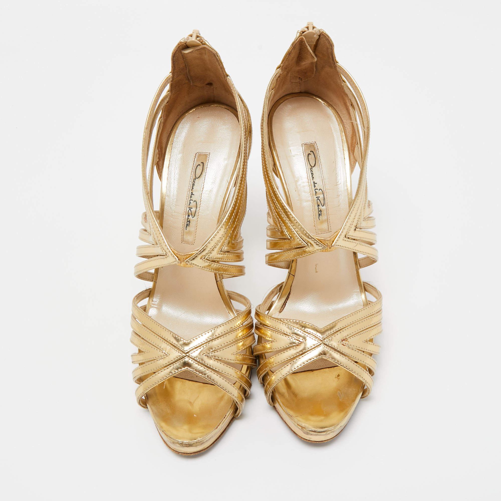 Or Sandales à lanières Oscar de la Renta en cuir doré taille 37,5 en vente
