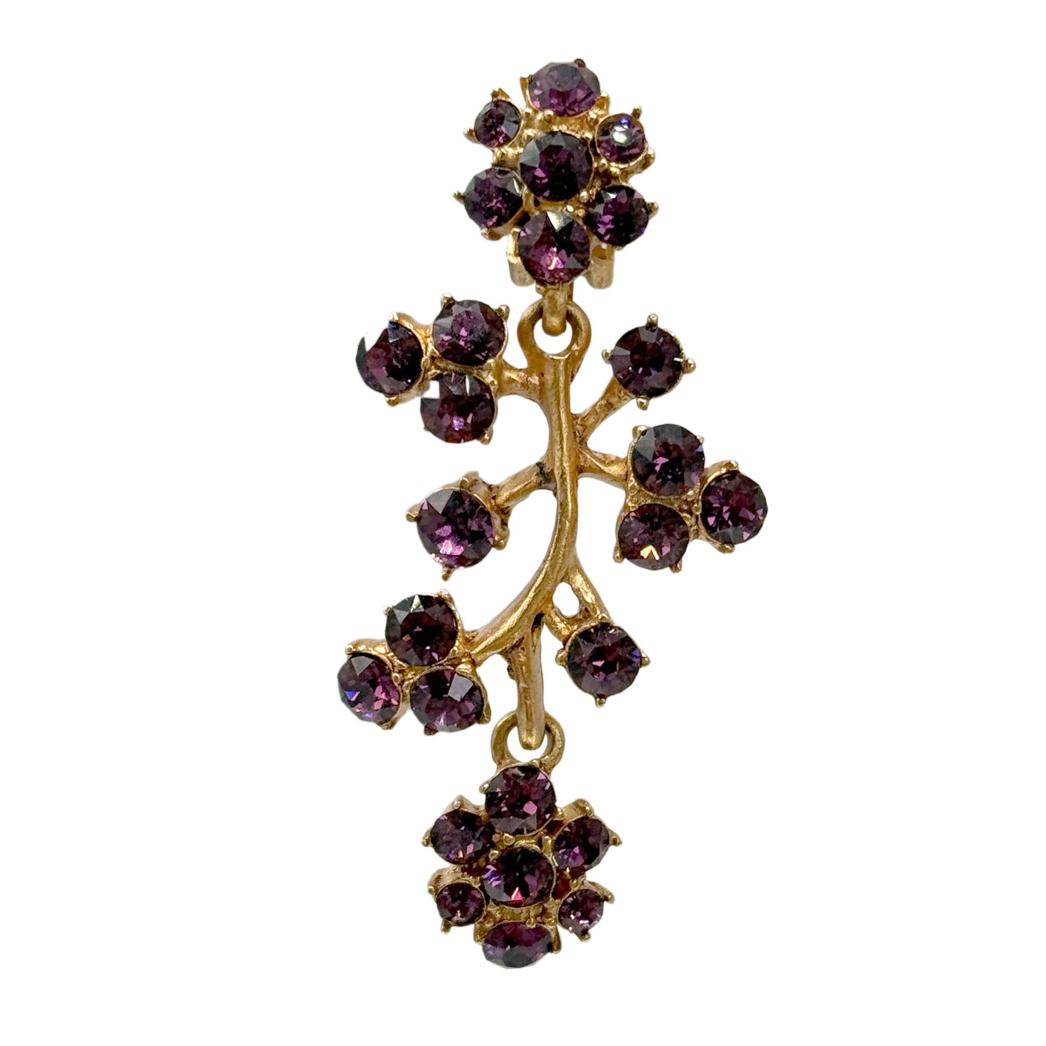 Oscar De La Renta Vergoldete Ohrringe mit Amethystkristall und fliederfarbenem Branch Clip Tropfohrringe im Zustand „Neu“ im Angebot in Santa Monica, CA