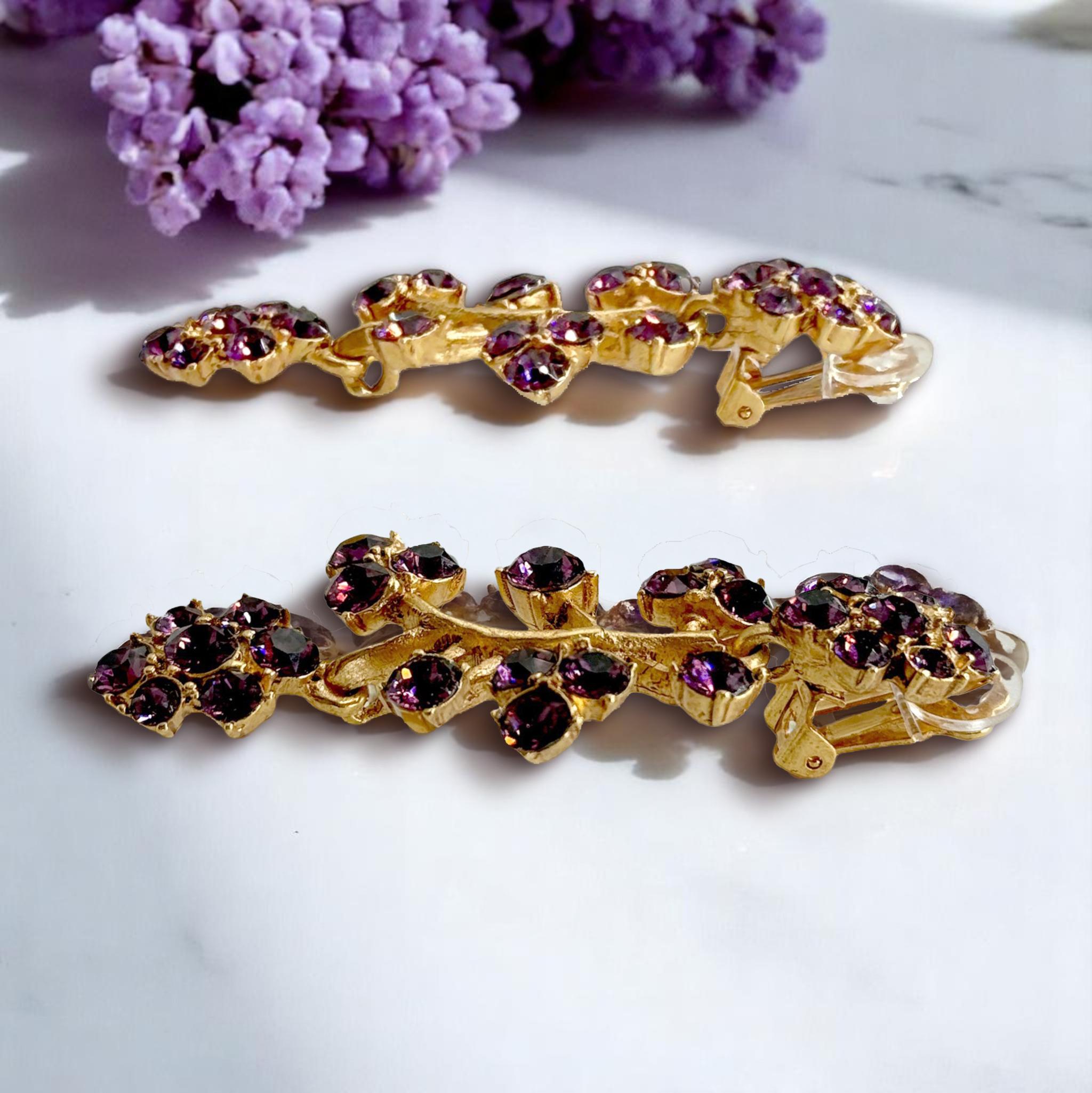 Oscar De La Renta Vergoldete Ohrringe mit Amethystkristall und fliederfarbenem Branch Clip Tropfohrringe im Angebot 1