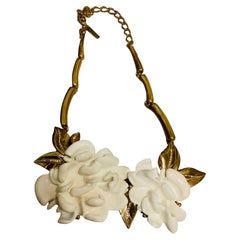 Oscar De La Renta - Collana con fiori di camelia placcati in oro