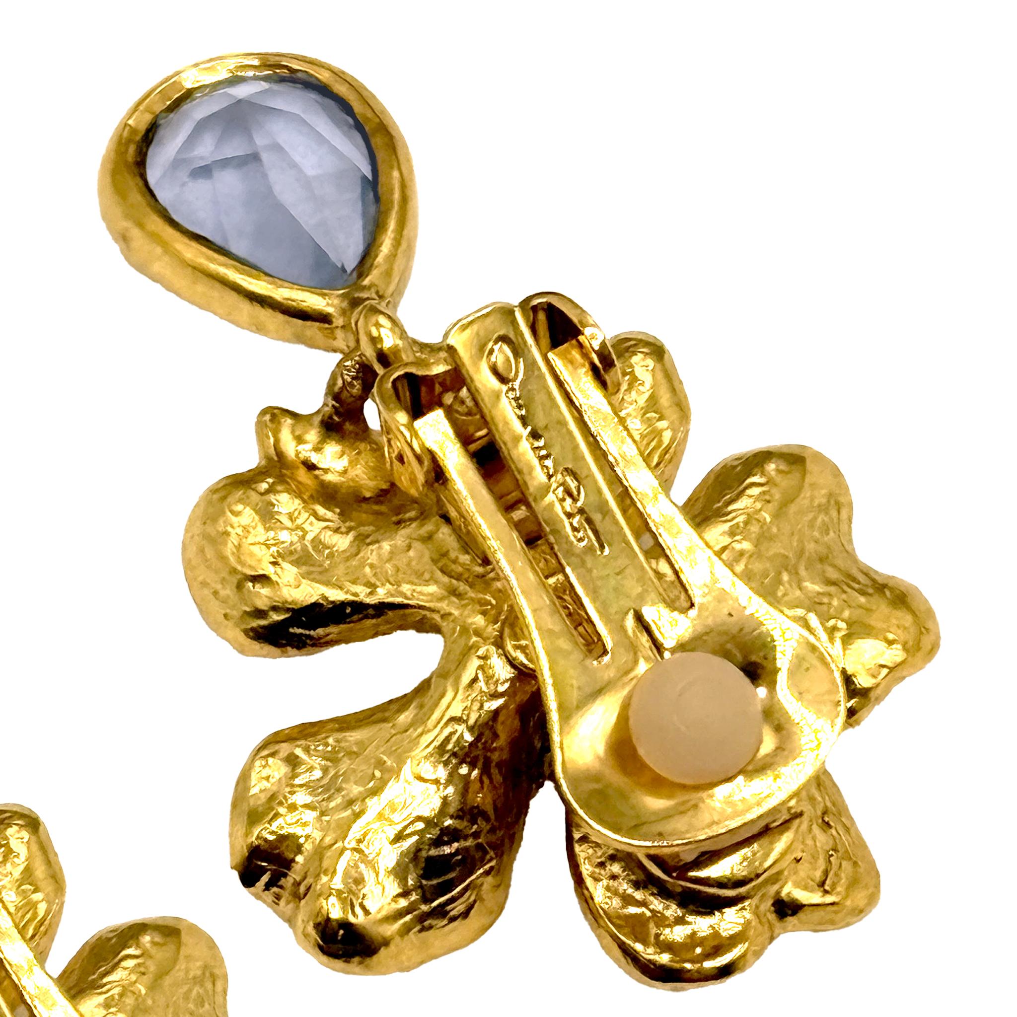 Oscar de la Renta Gold-Plated Dogwood Flower Clip Earrings with Crystal Teardrop For Sale 7