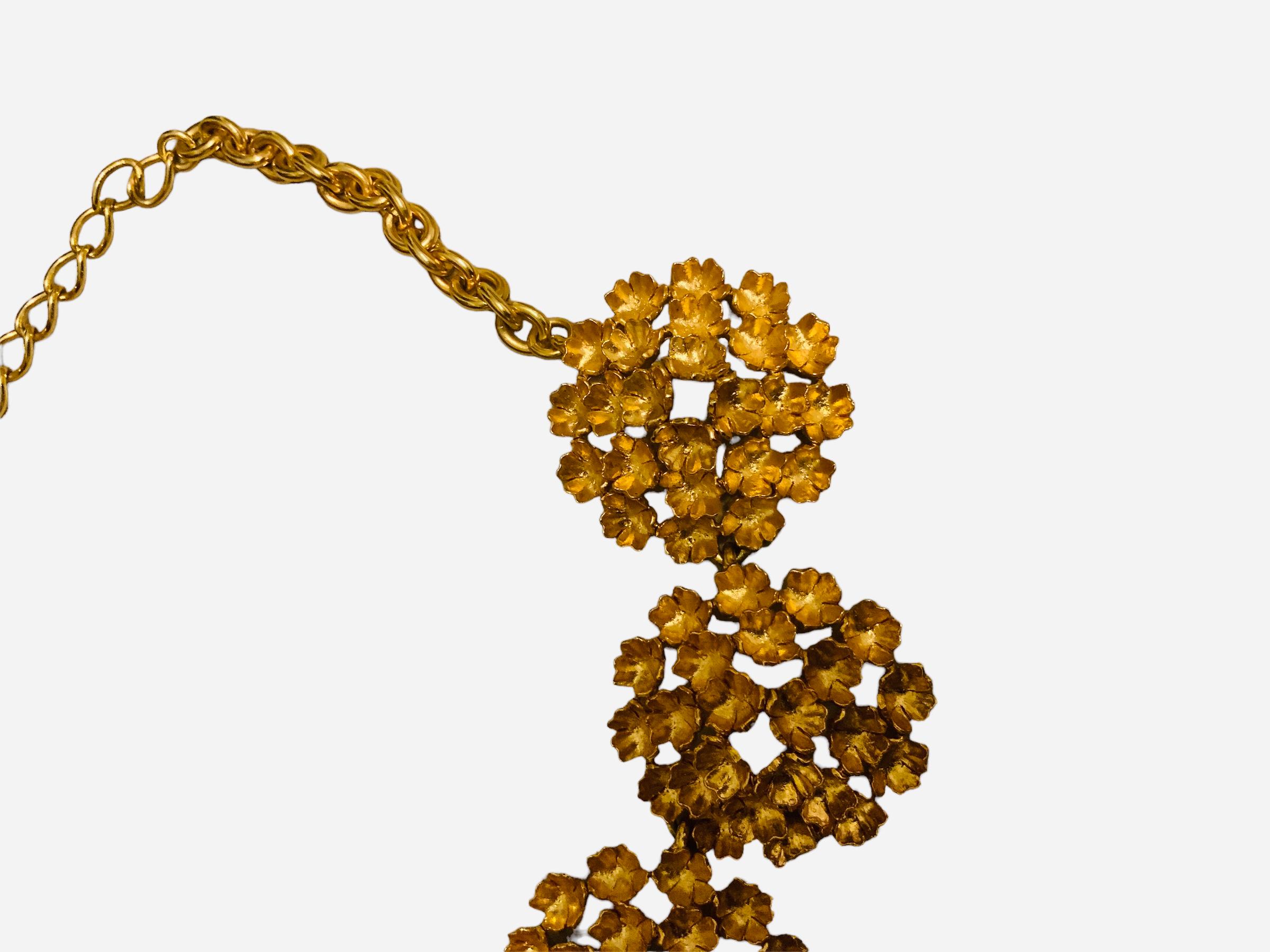 Women's Oscar De La Renta Gold Plated Flower Necklace For Sale