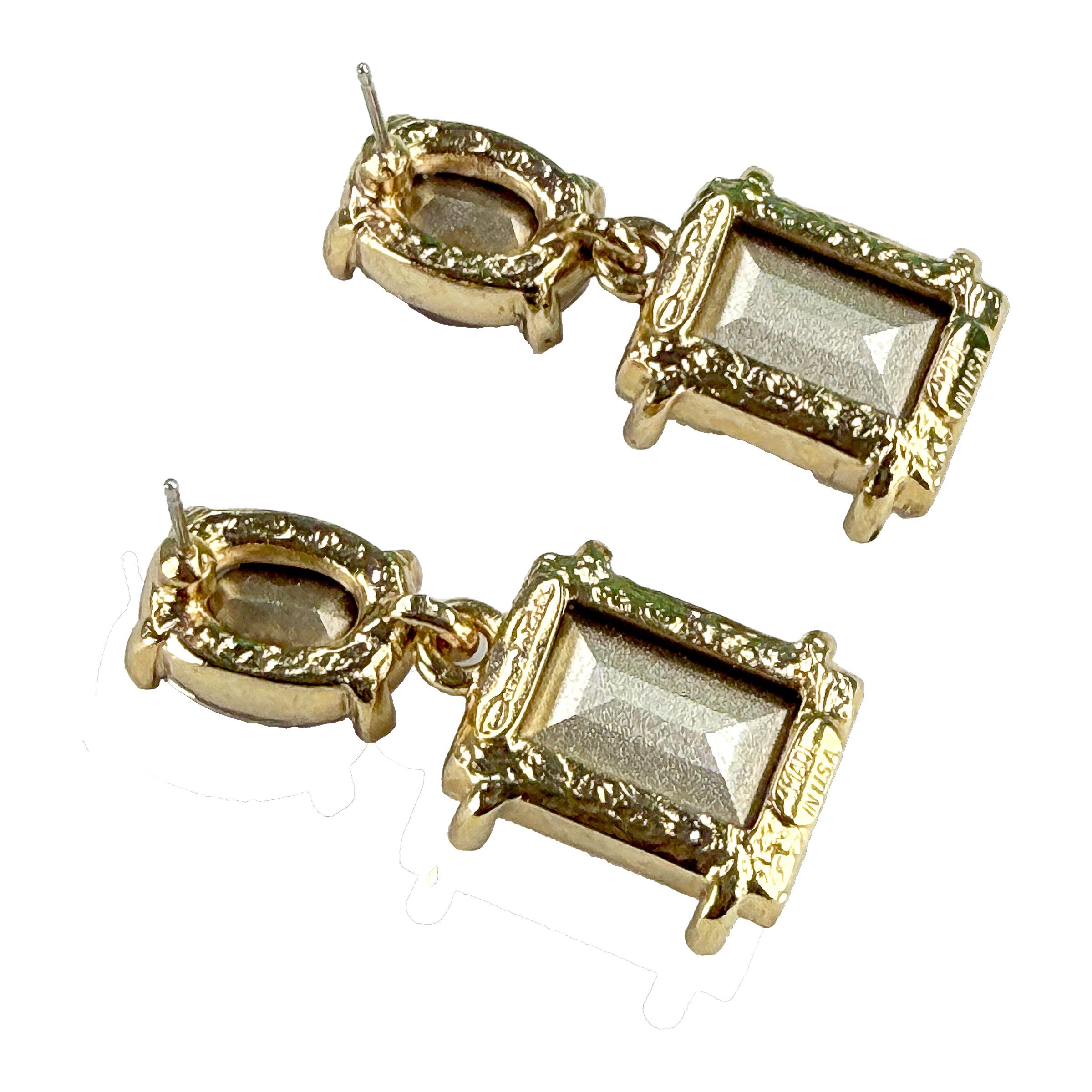 Oscar de la Renta Gold Plated Light Amethyst Crystal Rectangle Drop Post Earring im Angebot 4