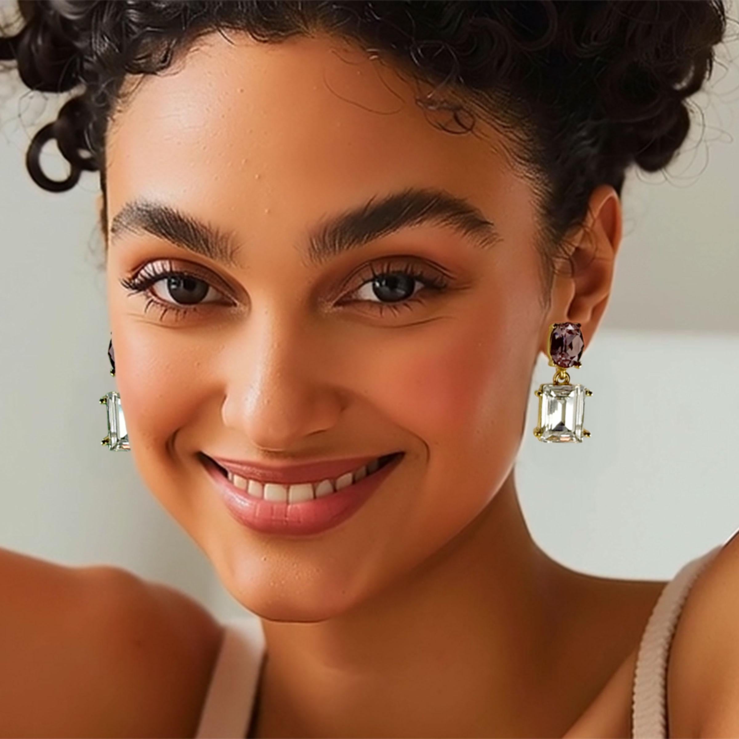 Oscar de la Renta Gold Plated Light Amethyst Crystal Rectangle Drop Post Earring Damen im Angebot