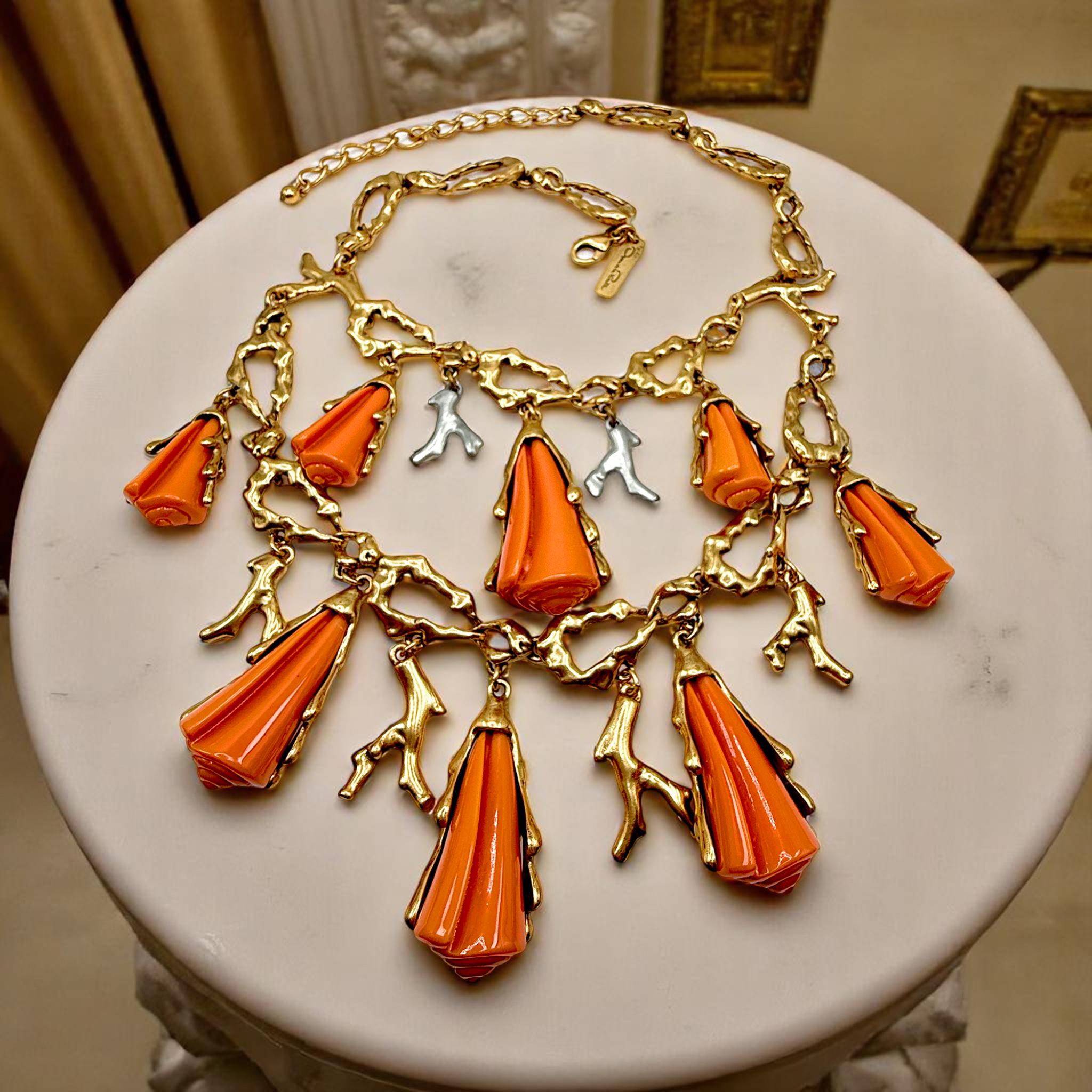 Oscar de la Renta Gold-Plated Shell Bib Necklace with Coral Enamel Resin Charms In New Condition For Sale In Santa Monica, CA