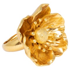 Oscar de la Renta Gold Poppy Flower Cocktail Statement Ring, Contemporary