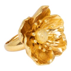 Oscar de la Renta Gold Poppy Flower Cocktail Statement Ring, Contemporary