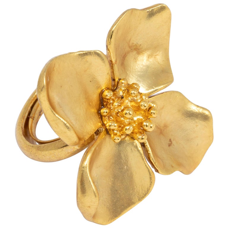 Oscar de la Renta Gold Satin Four Petal Flower Cocktail Ring ...