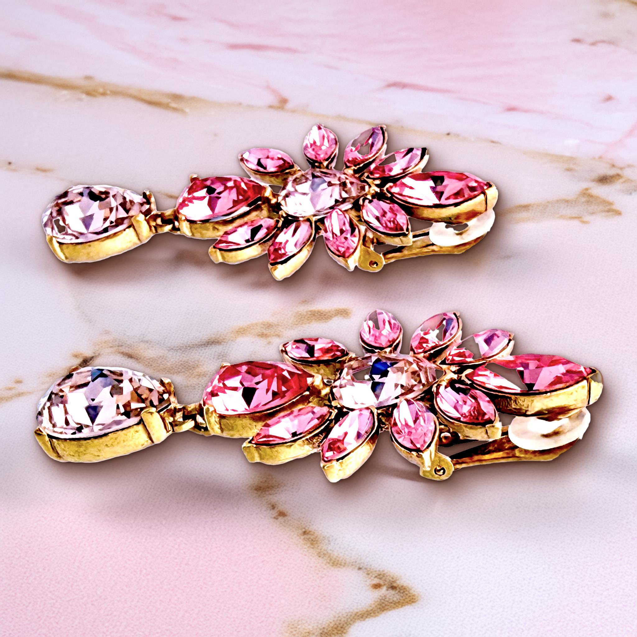 Oscar De La Renta Pendientes de clip con gota floral de cristal de Swarovski rosa dorado Corte marquesa en venta
