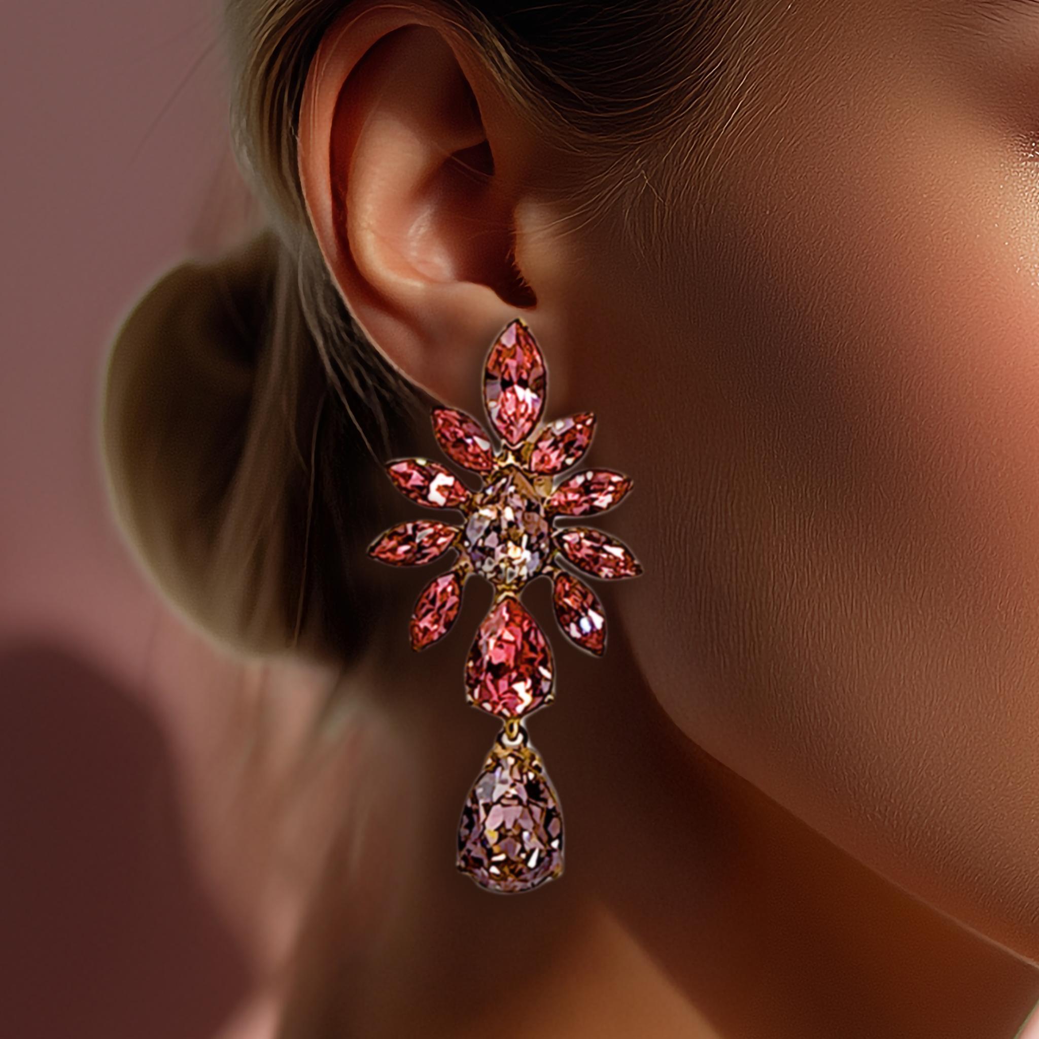 Oscar De La Renta Pendientes de clip con gota floral de cristal de Swarovski rosa dorado en Nuevo estado para la venta en Santa Monica, CA