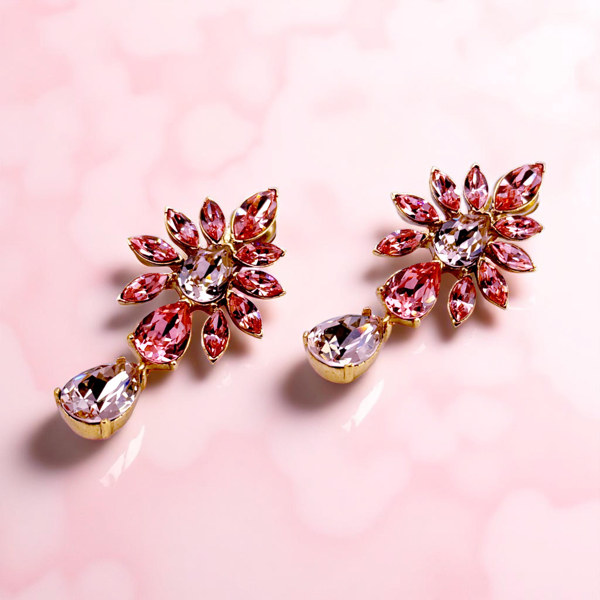Oscar De La Renta Pendientes de clip con gota floral de cristal de Swarovski rosa dorado en venta 2