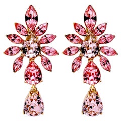 Oscar De La Renta Pendientes de clip con gota floral de cristal de Swarovski rosa dorado