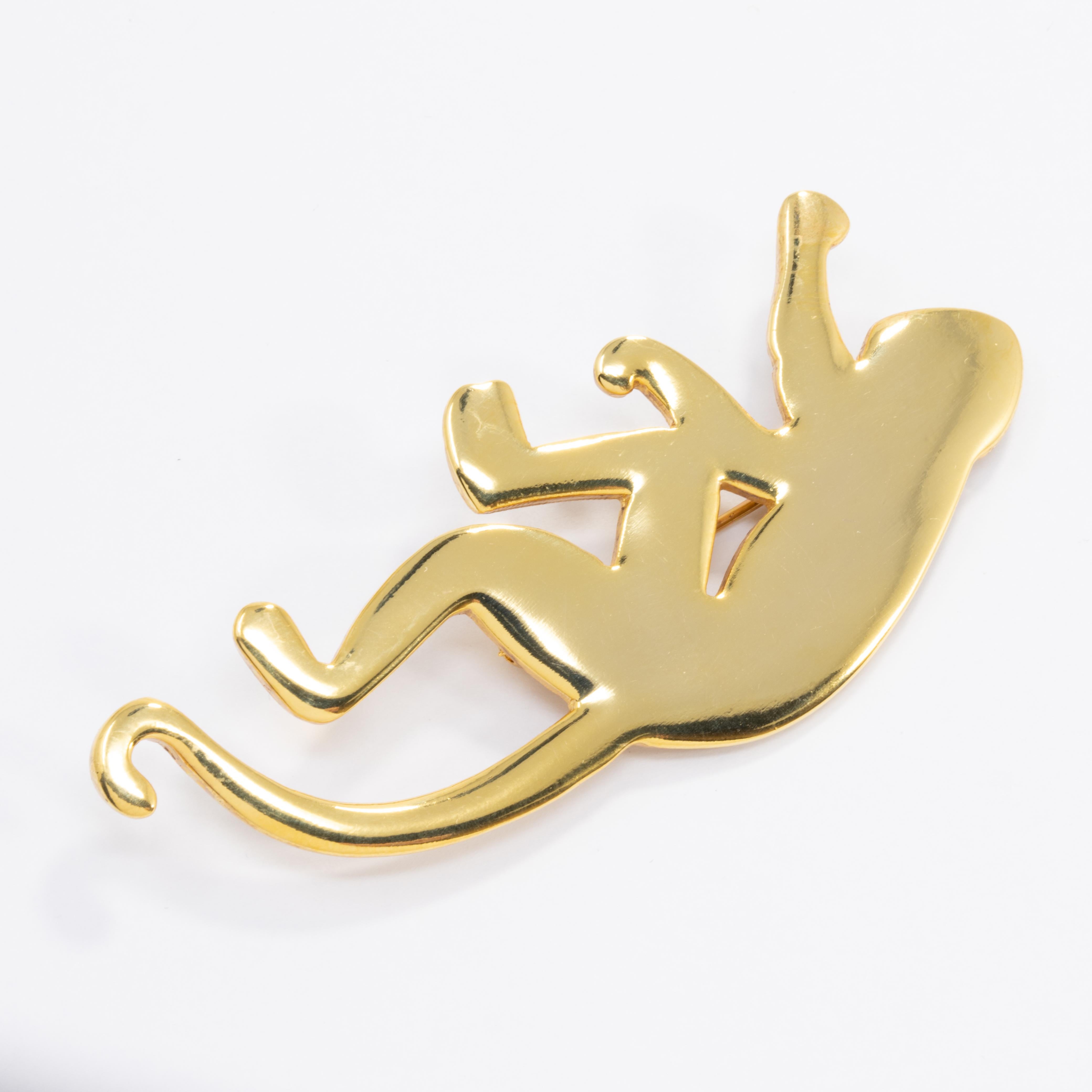 Oscar de la Renta's gold-tone brass monkey brooch. A perfect touch to any style!

Hallmarks: Oscar de la Renta, Made in USA