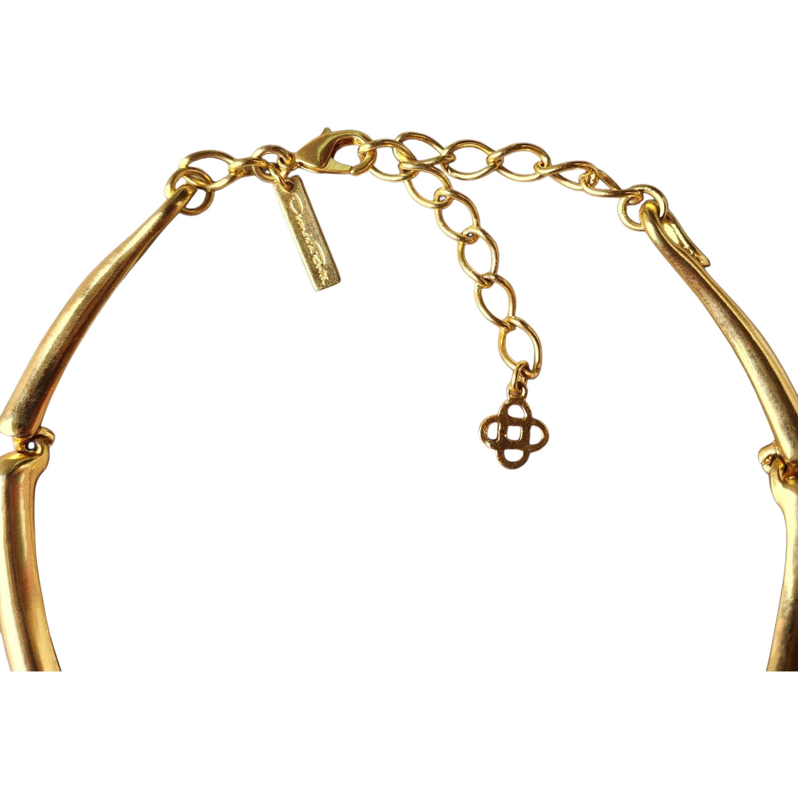 Oscar De La Renta Goldfarbene Statement-Halskette mit aufgereihten Kunstperlen und Blumen (Baguetteschliff) im Angebot