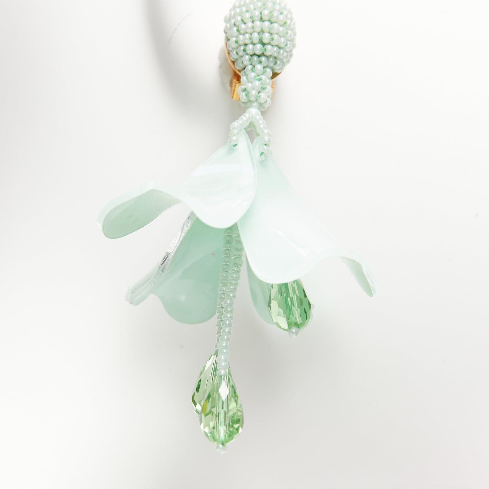 OSCAR DE LA RENTA green beaded acrylic flower dangling clip on earrings pair For Sale 2
