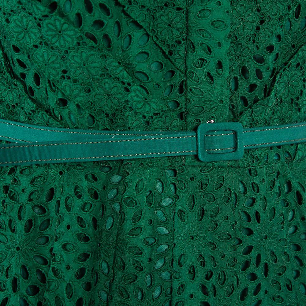 Oscar de la Renta Green Eyelet Lace Belted Midi Dress L In Good Condition For Sale In Dubai, Al Qouz 2