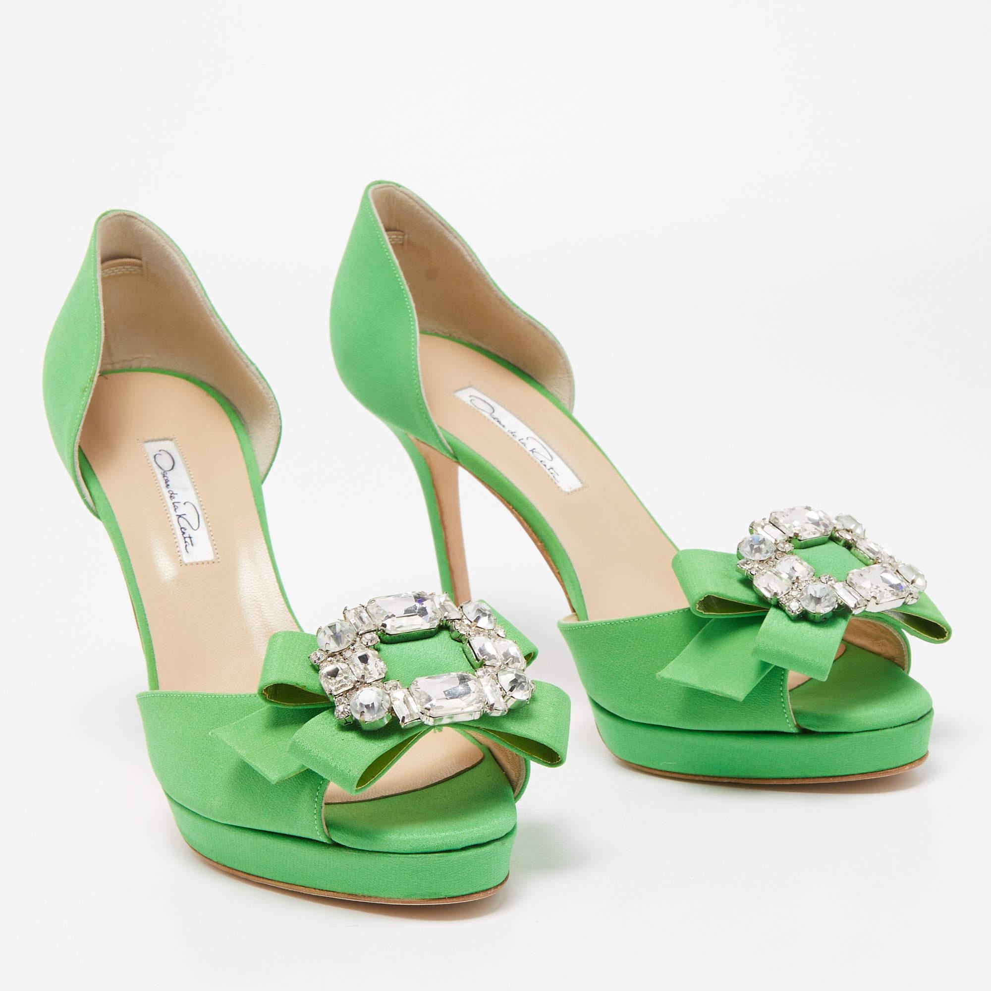 Oscar de la Renta Green Fabric Crystal Embellished Rosalba D' Orsay Peep Toe  For Sale 1