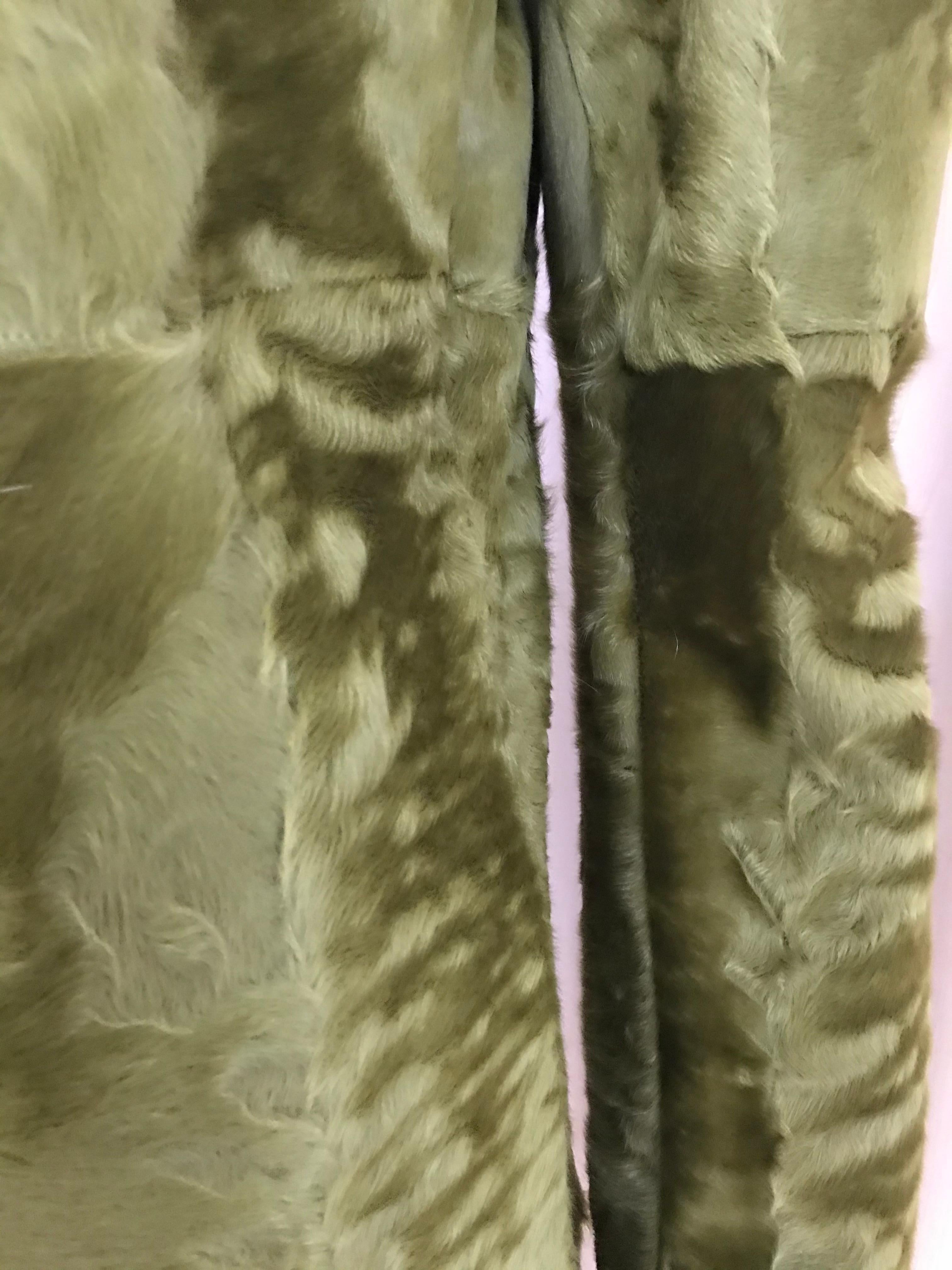 Women's Oscar De La Renta Green Lamb Skin Fur Coat