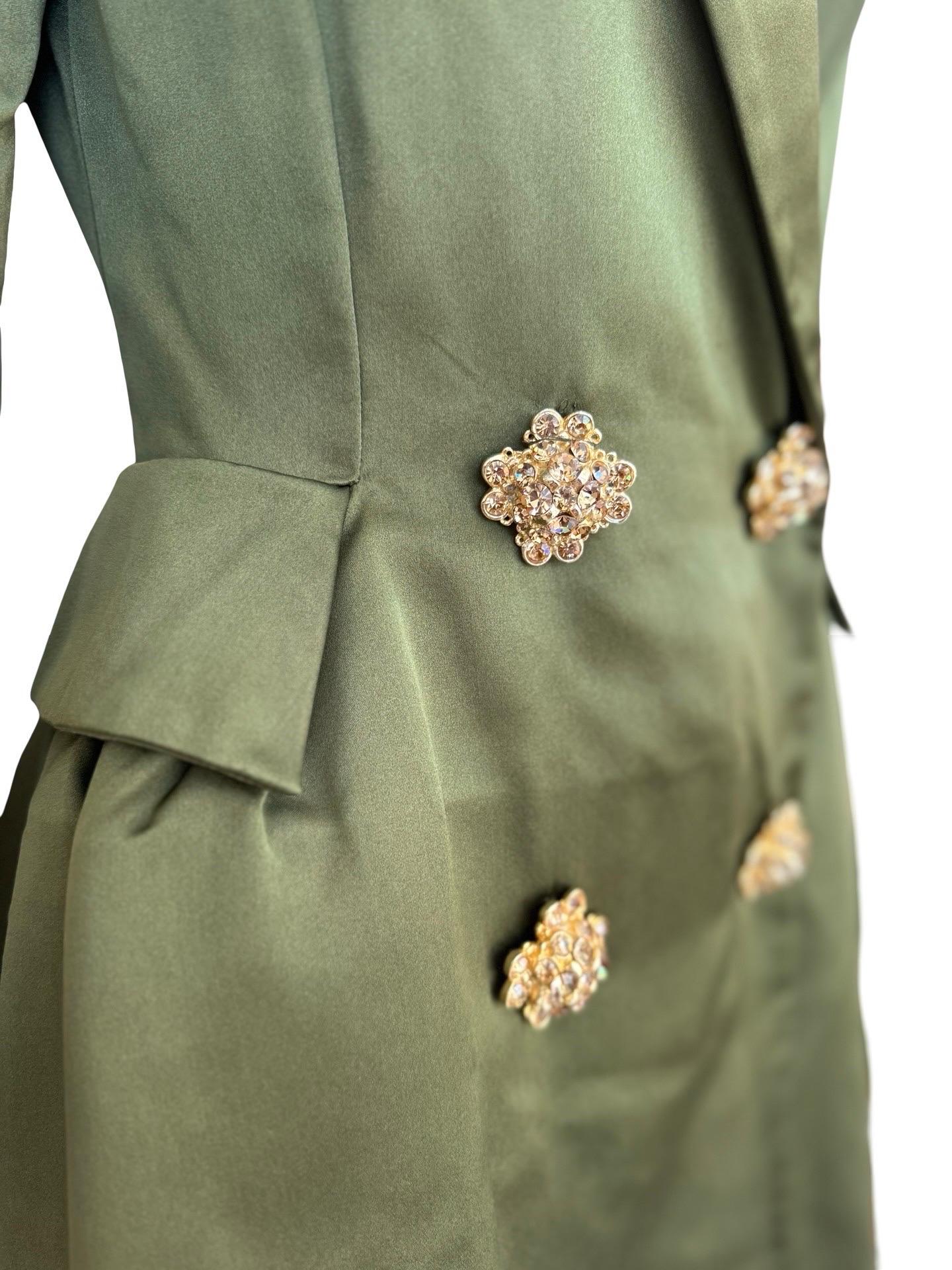 Gris Oscar De La Renta Manteau Opéra en satin vert en vente