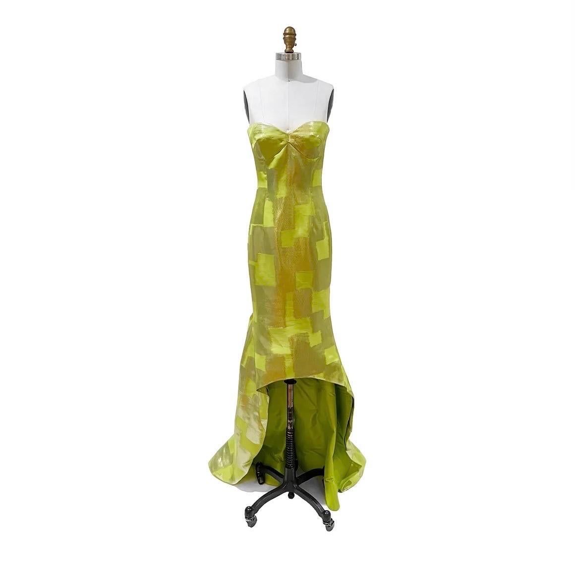 Oscar de la Renta Green Strapless Gown (Circa 2010 -) In Good Condition For Sale In Los Angeles, CA