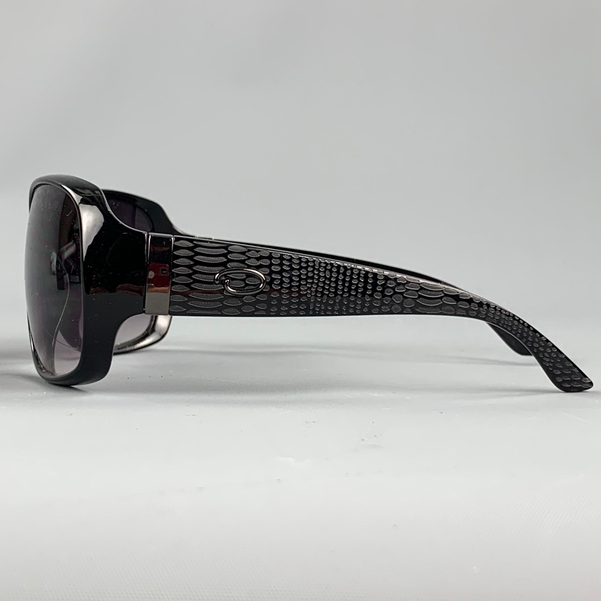 oscar de la renta sunglasses