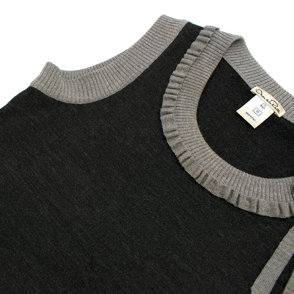 Oscar de la Renta Grey Wool Sleeveless Knit Top - Size XS For Sale 2