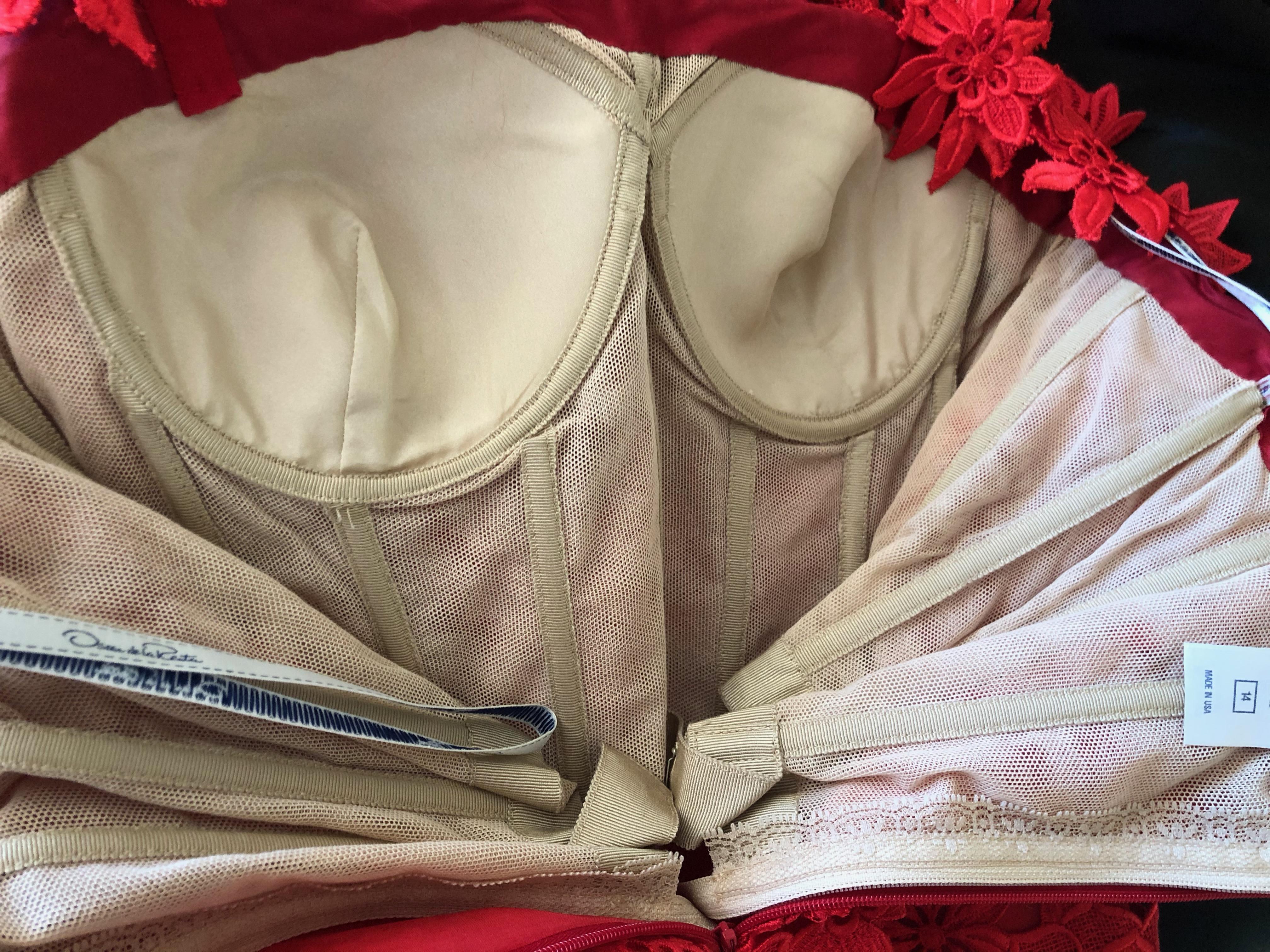 Oscar de la Renta Guipure Lace Strapless Evening Dress w Matching Mantilla Wrap For Sale 7