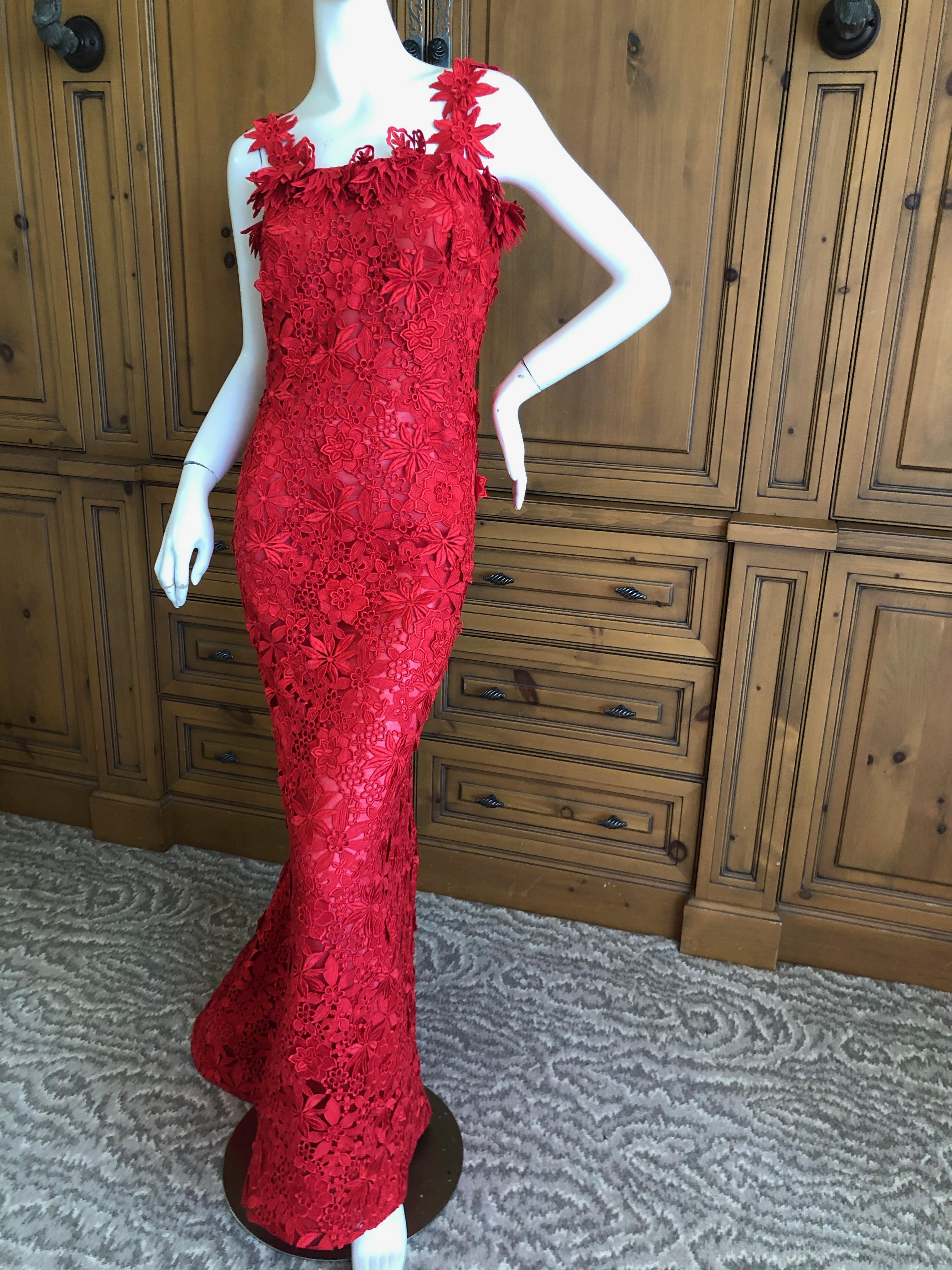 Oscar de la Renta Guipure Lace Strapless Evening Dress with Matching Mantilla Wrap
 Stunning. Please use the zoom feature to see all the remarkable details.
Size 14
 Bust 39