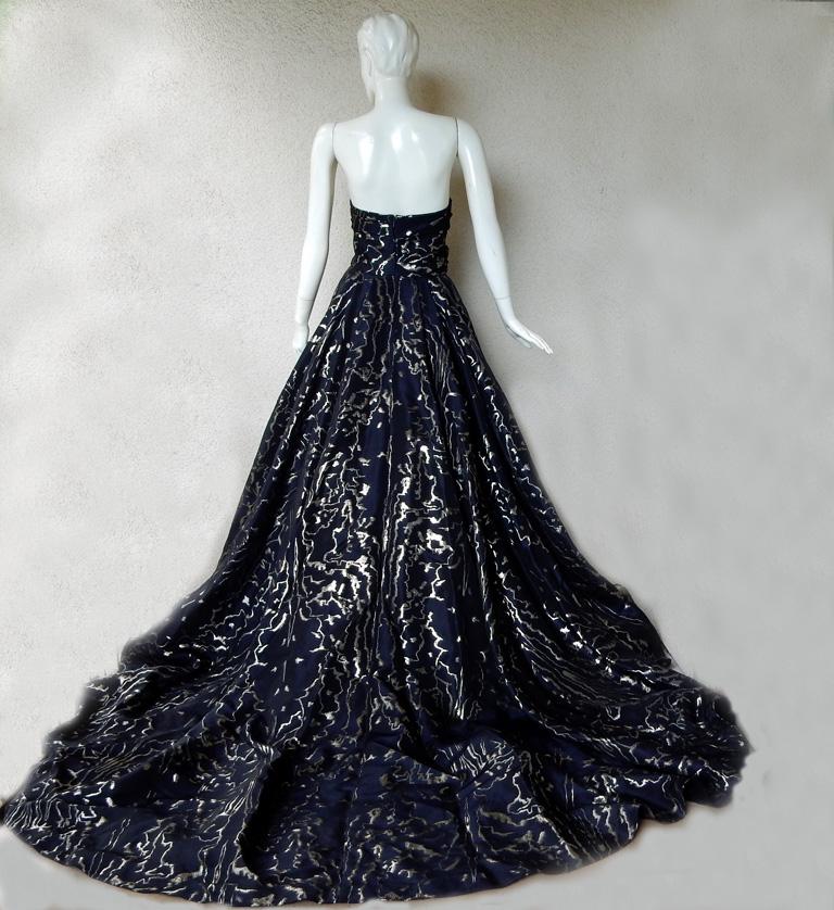 Women's Oscar de la Renta Hi Fashion WOW Ballgown For Sale