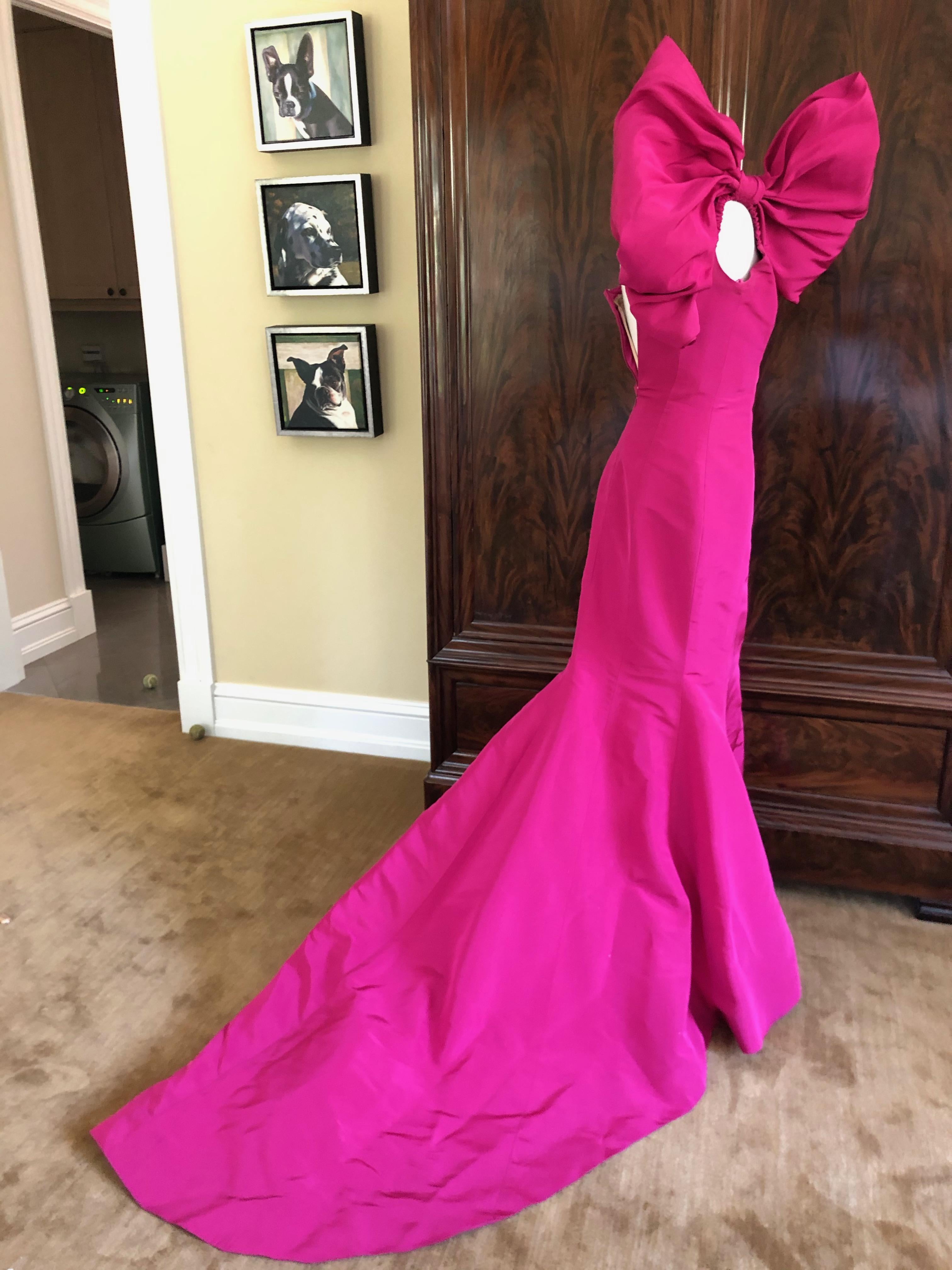 Oscar de la Renta Hot Pink Vintage Mermaid Dress w Inner Corset  and Long Train In Excellent Condition For Sale In Cloverdale, CA