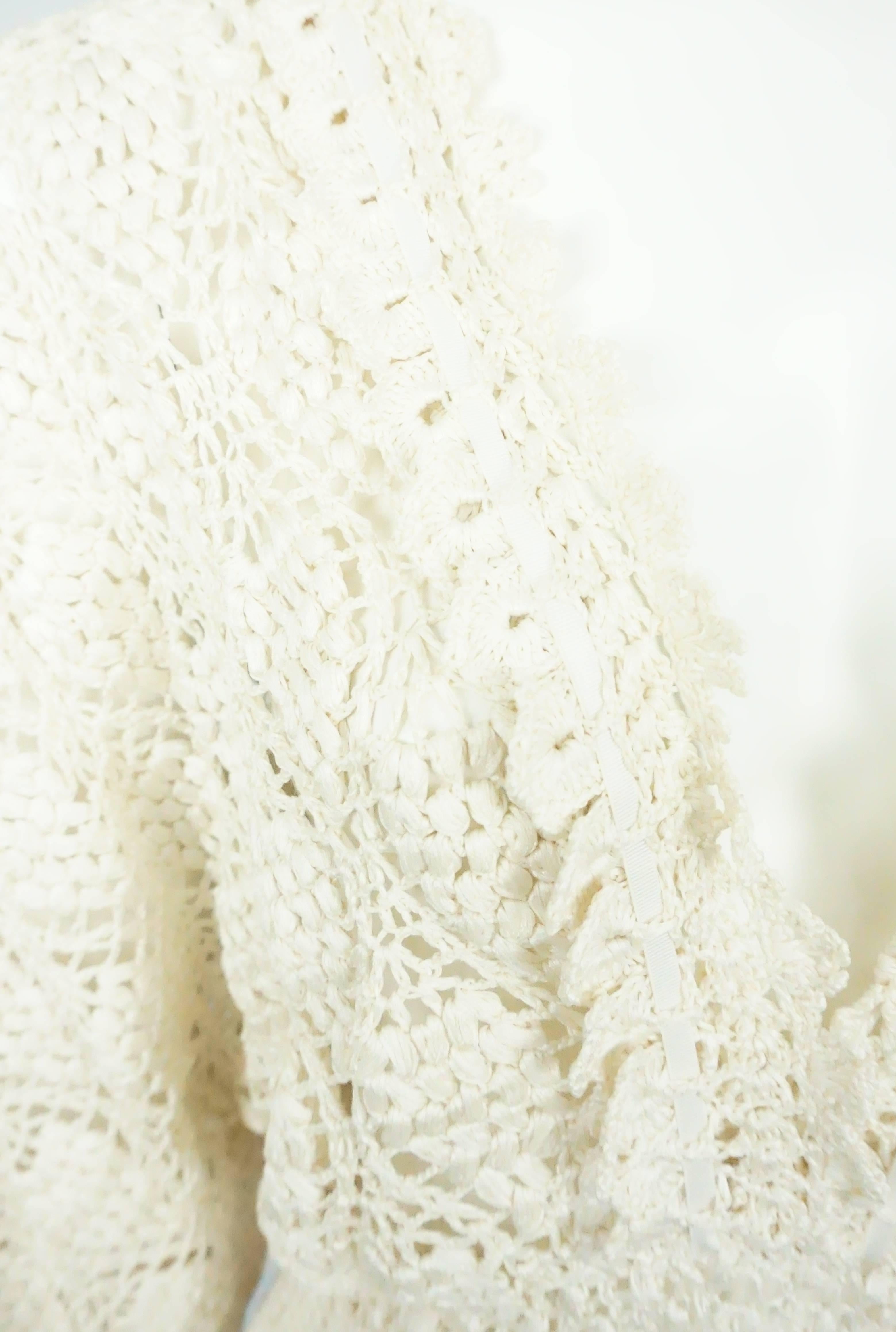 Oscar De La Renta Ivory Silk Crochet Top  In Excellent Condition In West Palm Beach, FL