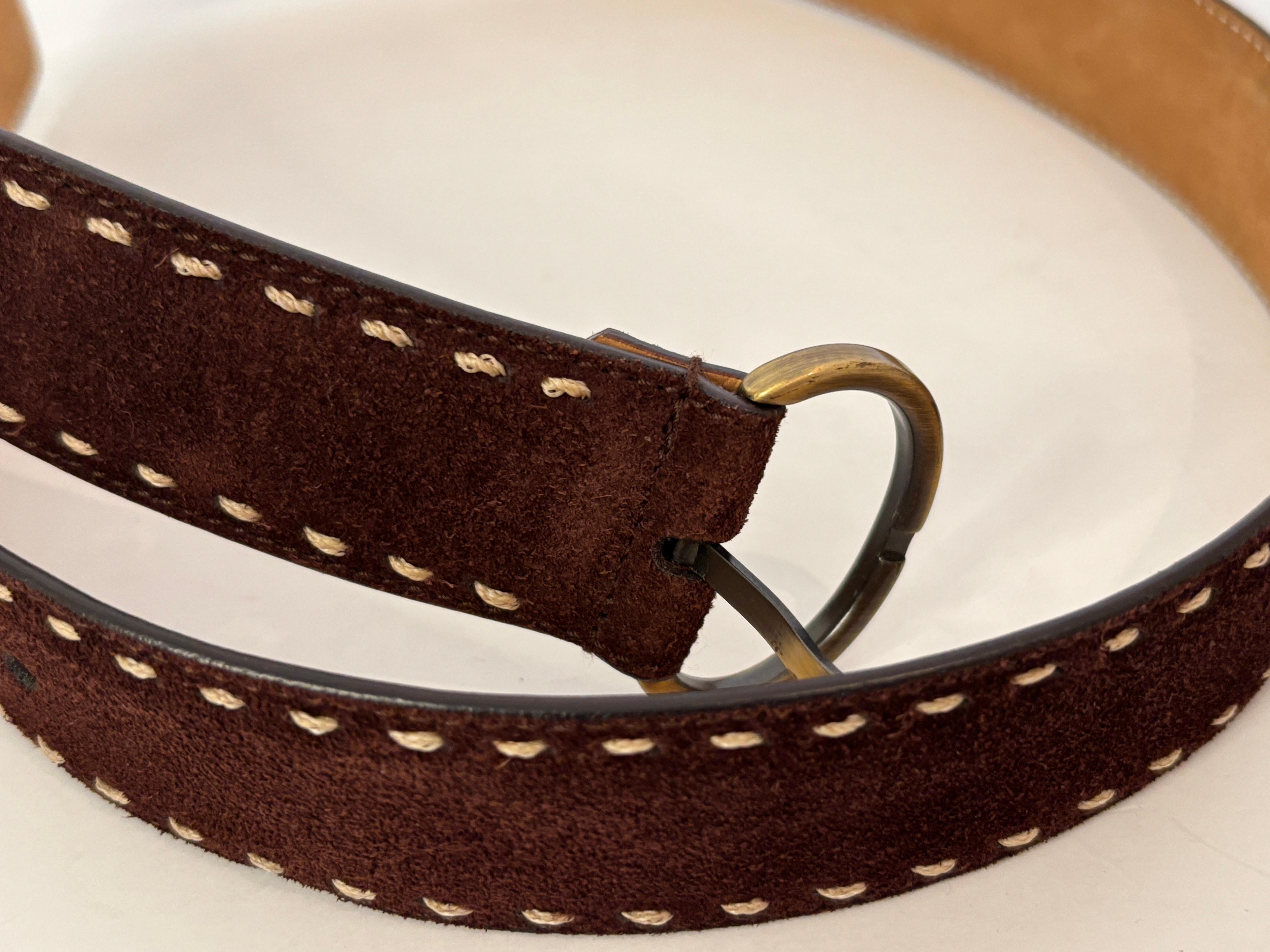 Oscar de la Renta Leather Belt Brown with contrast Stitching in Nubuck.
American South Western style leather belt.
Brown belt by Oscar de la Renta, the whole length of the belt (the leather) is 37 in. x 1.30 in.
The buckle is: 2in. x 1 in.
Marked