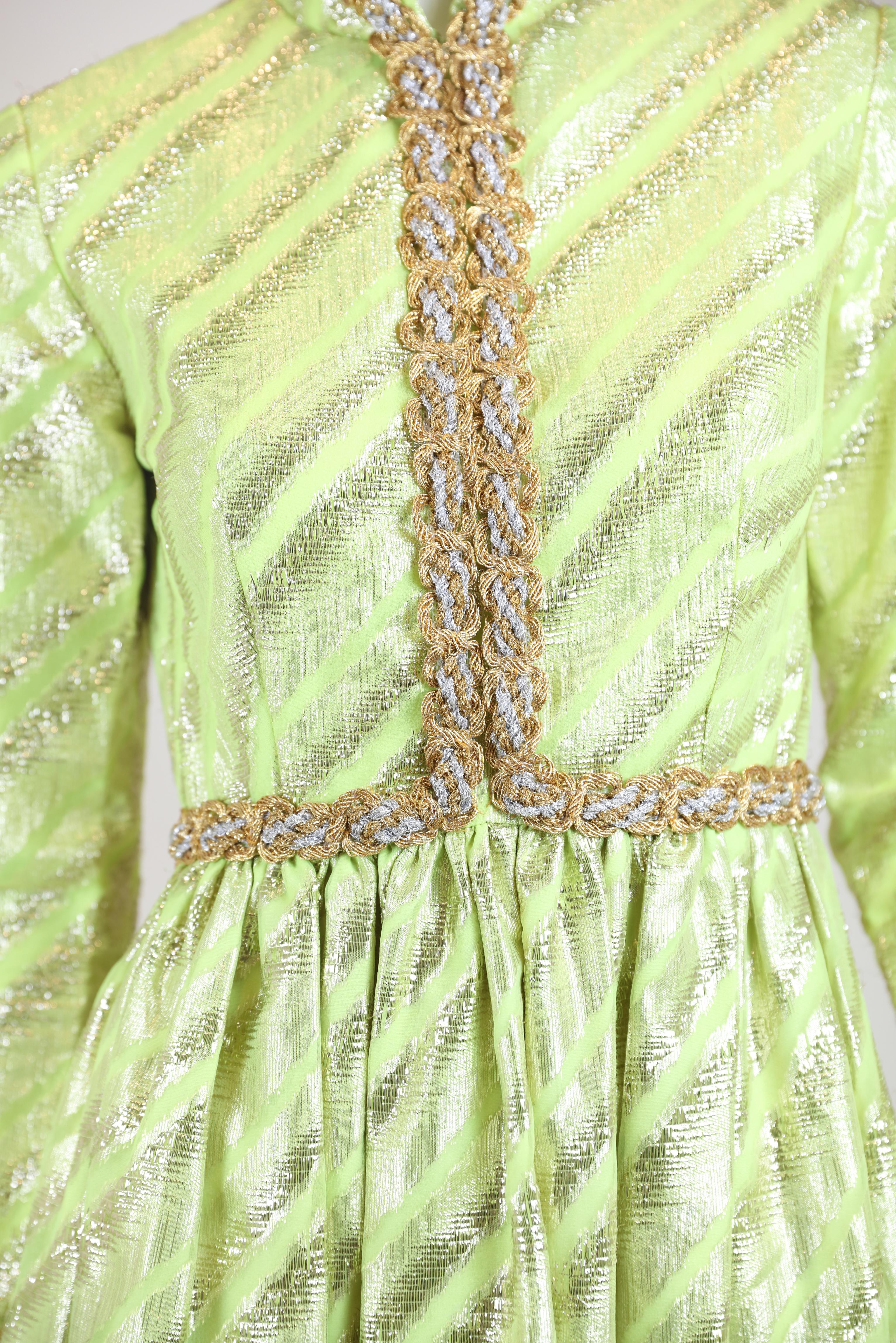 Oscar de la Renta Lime Green Long Gown with Gold Metallic Texture In Excellent Condition In Bridgehampton, NY
