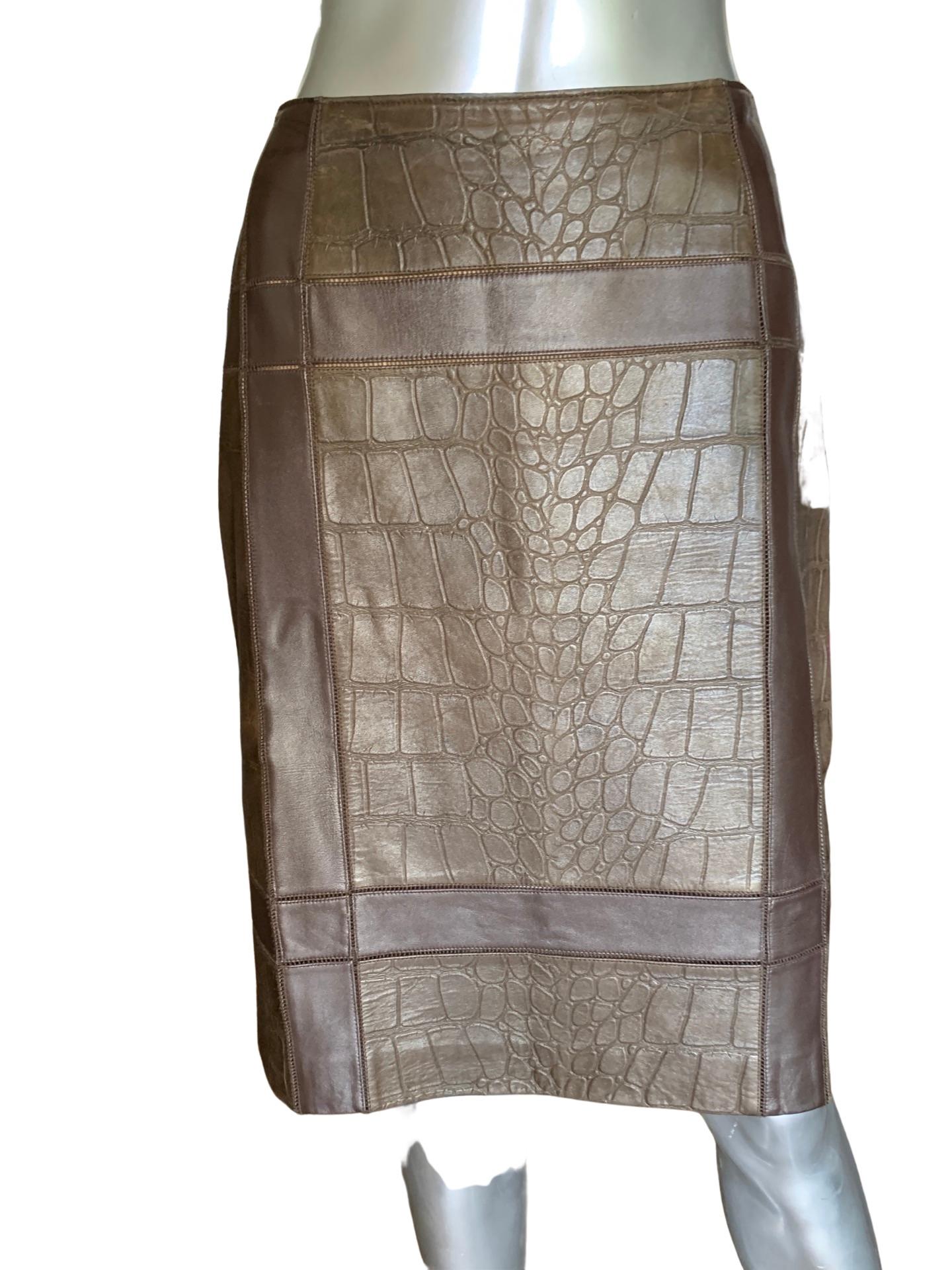 Gray Oscar de la Renta Luxe Brown Leather Alligator Embossed Skirt SFA Size 10  For Sale