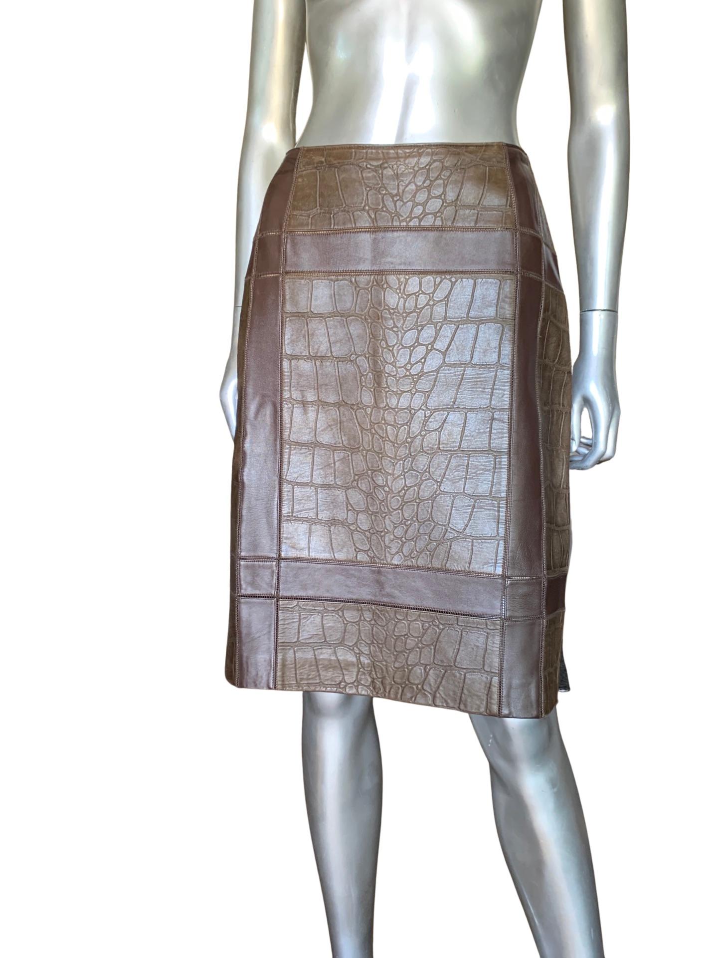 Women's Oscar de la Renta Luxe Brown Leather Alligator Embossed Skirt SFA Size 10  For Sale