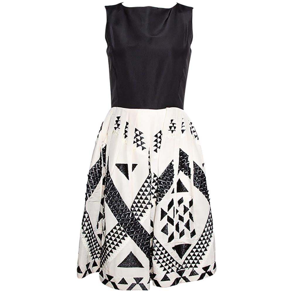 Oscar de la Renta Monochrome Silk Embellished Sleeveless Dress S For Sale