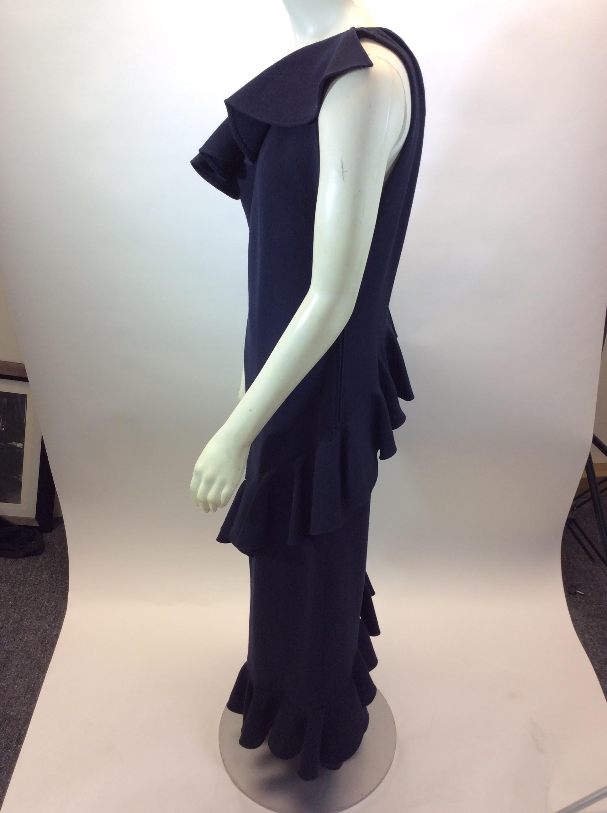 Oscar de la Renta Navy Blue Ruffle Gown
$650
Made in the US
Wool
Length 55