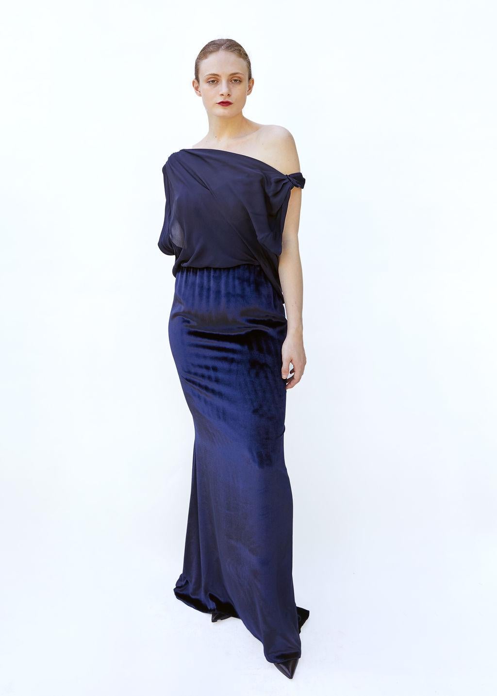 Oscar De La Renta Navy Velvet & Chiffon Gown For Sale 1