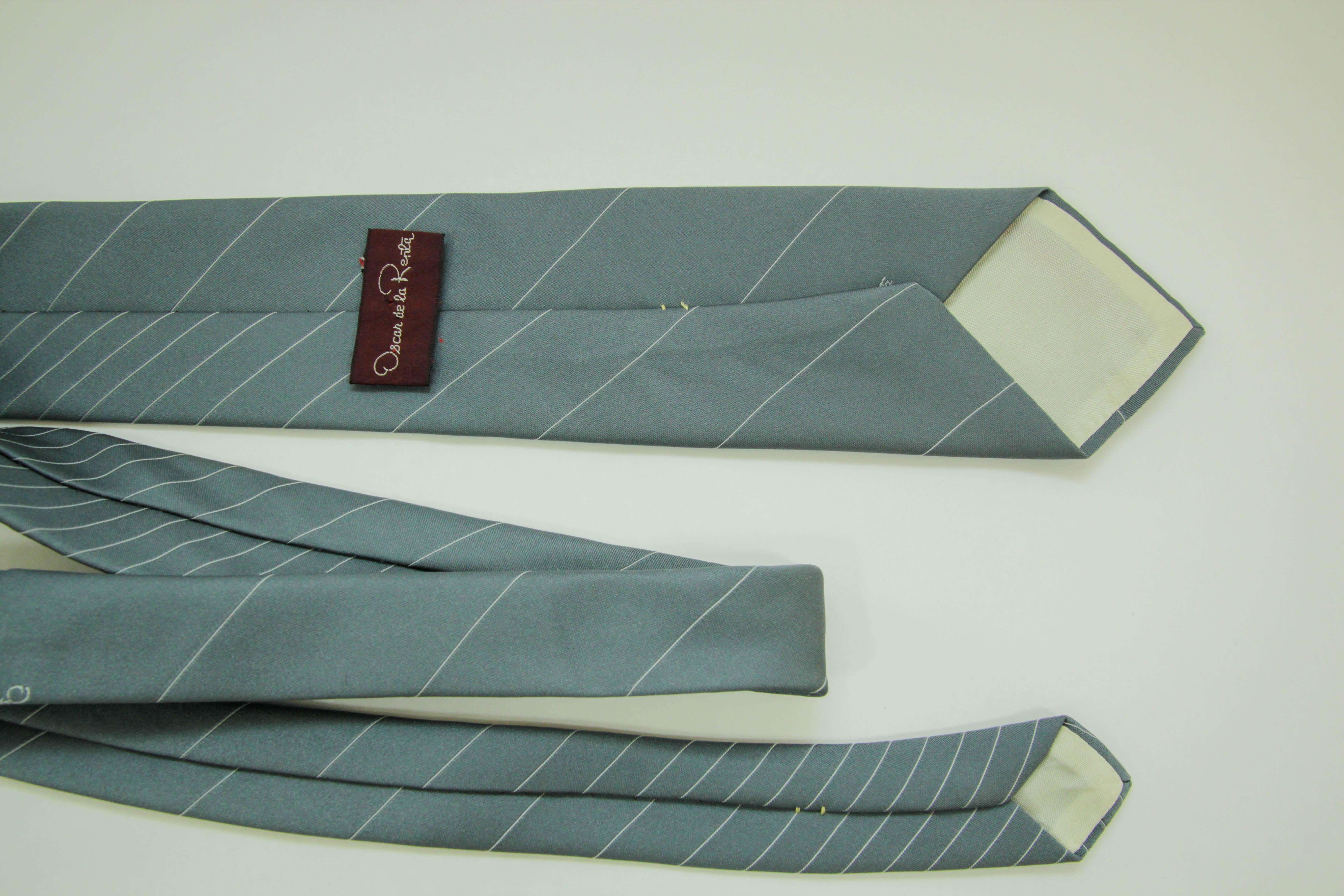 Oscar De La Renta en soie bleu clair vintage de 1970 Unisexe en vente
