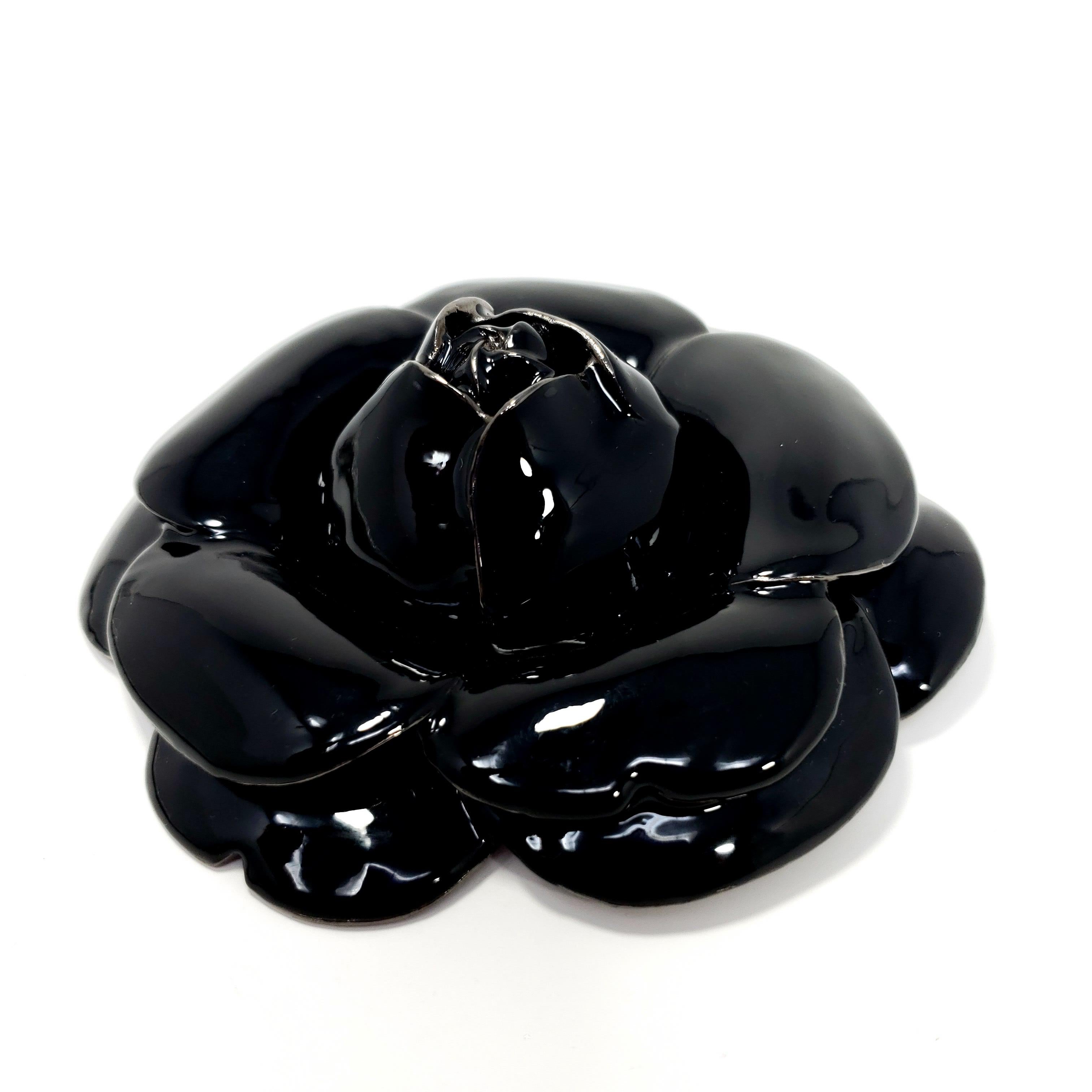 Oscar de la Renta Oversized Black Enamel Rose Brooch Pin In New Condition In Milford, DE