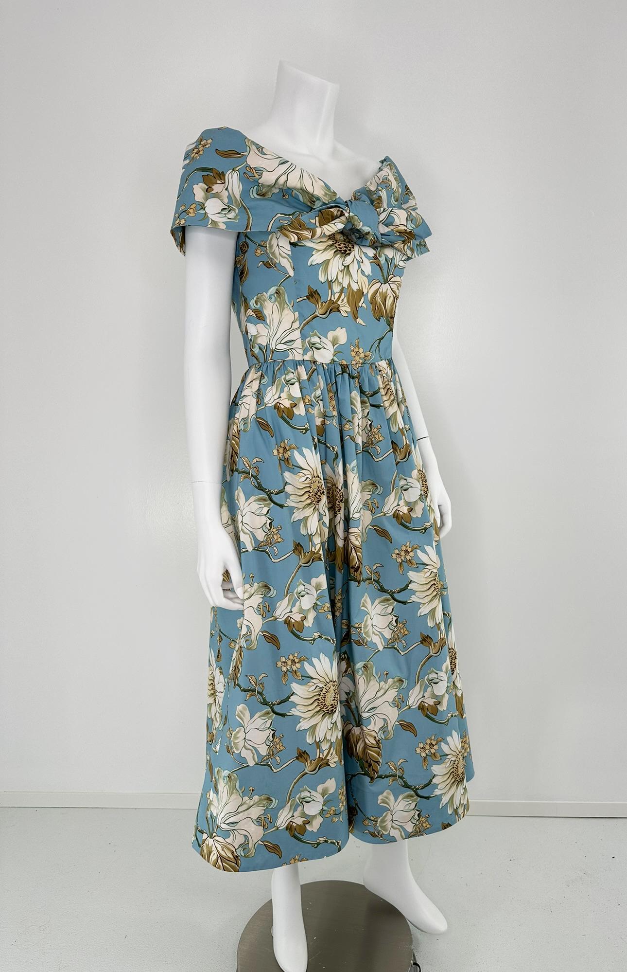 Oscar De La Renta P20 Bleu et blanc Robe à col châle en coton imprimé Magnolia 8 en vente 8