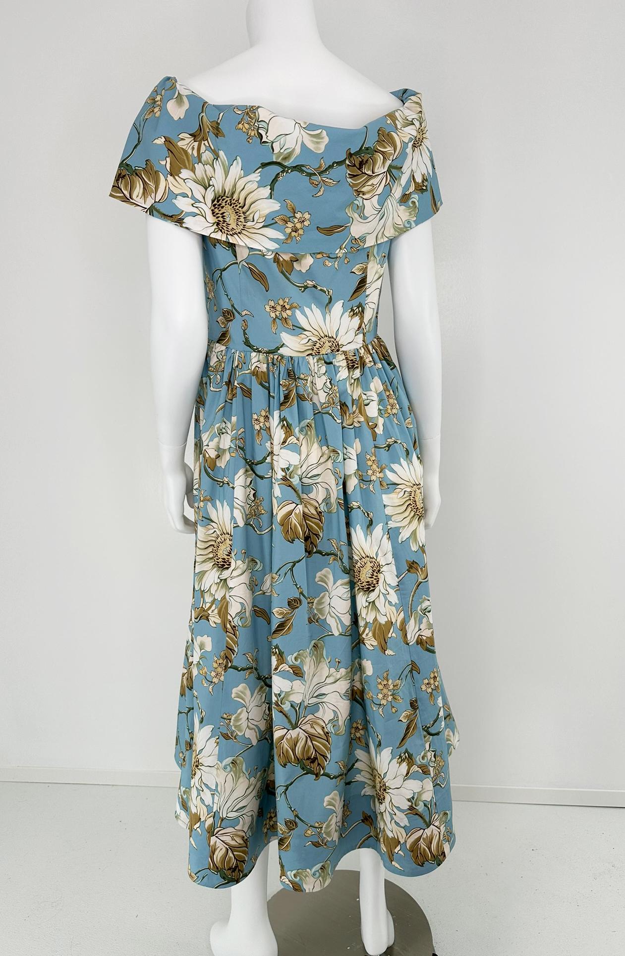 Oscar De La Renta P20 Bleu et blanc Robe à col châle en coton imprimé Magnolia 8 en vente 3