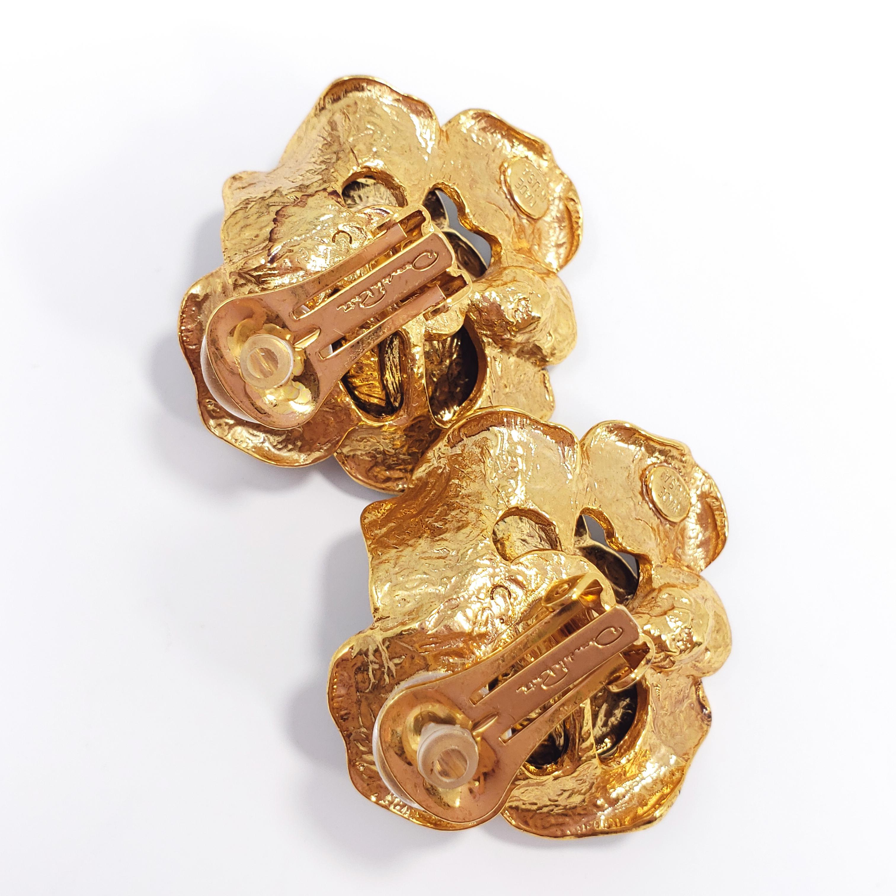 Oscar de la Renta Painted Black Rosette Button Flower Clip On Earrings in Gold 1