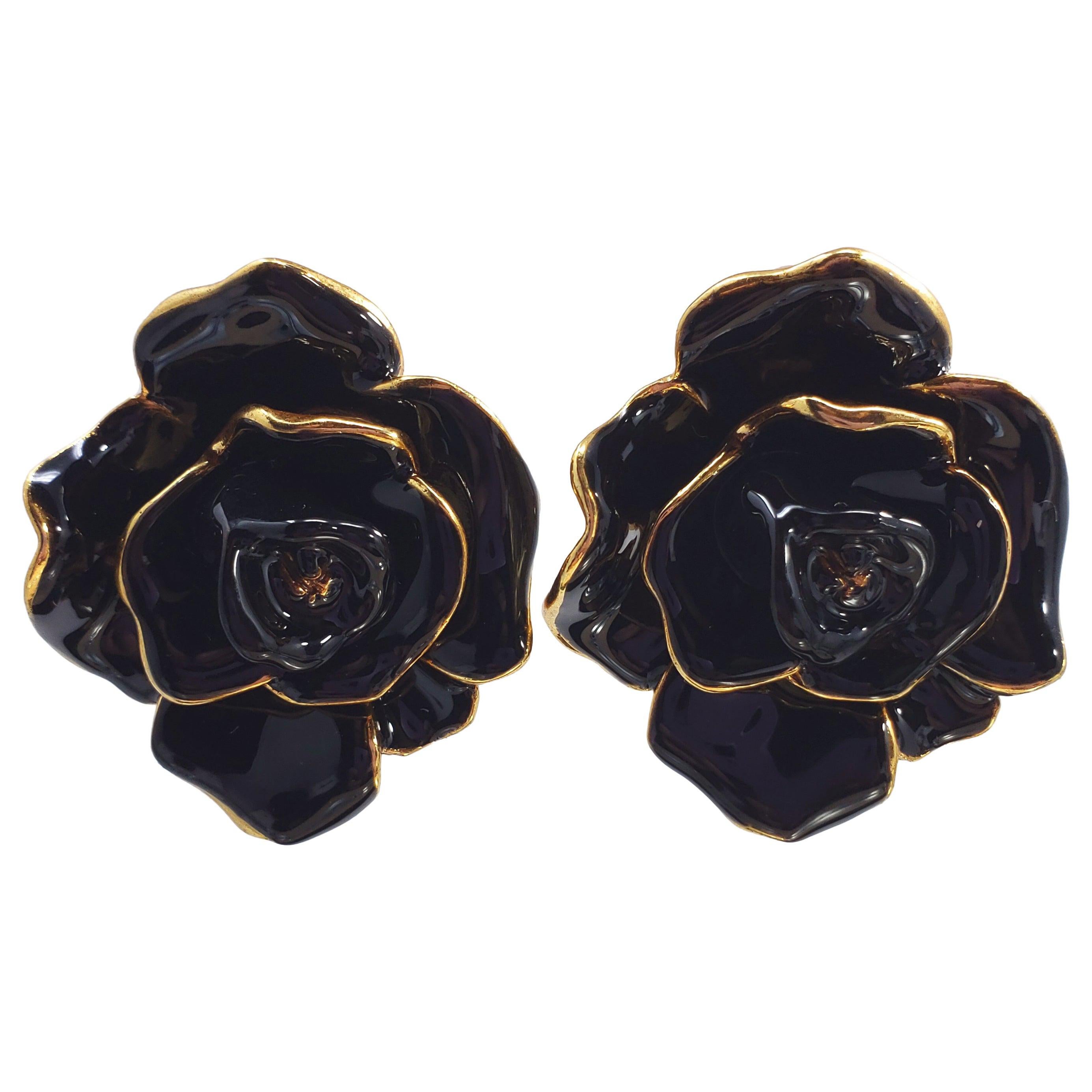 Oscar de la Renta Painted Black Rosette Button Flower Clip On Earrings in Gold