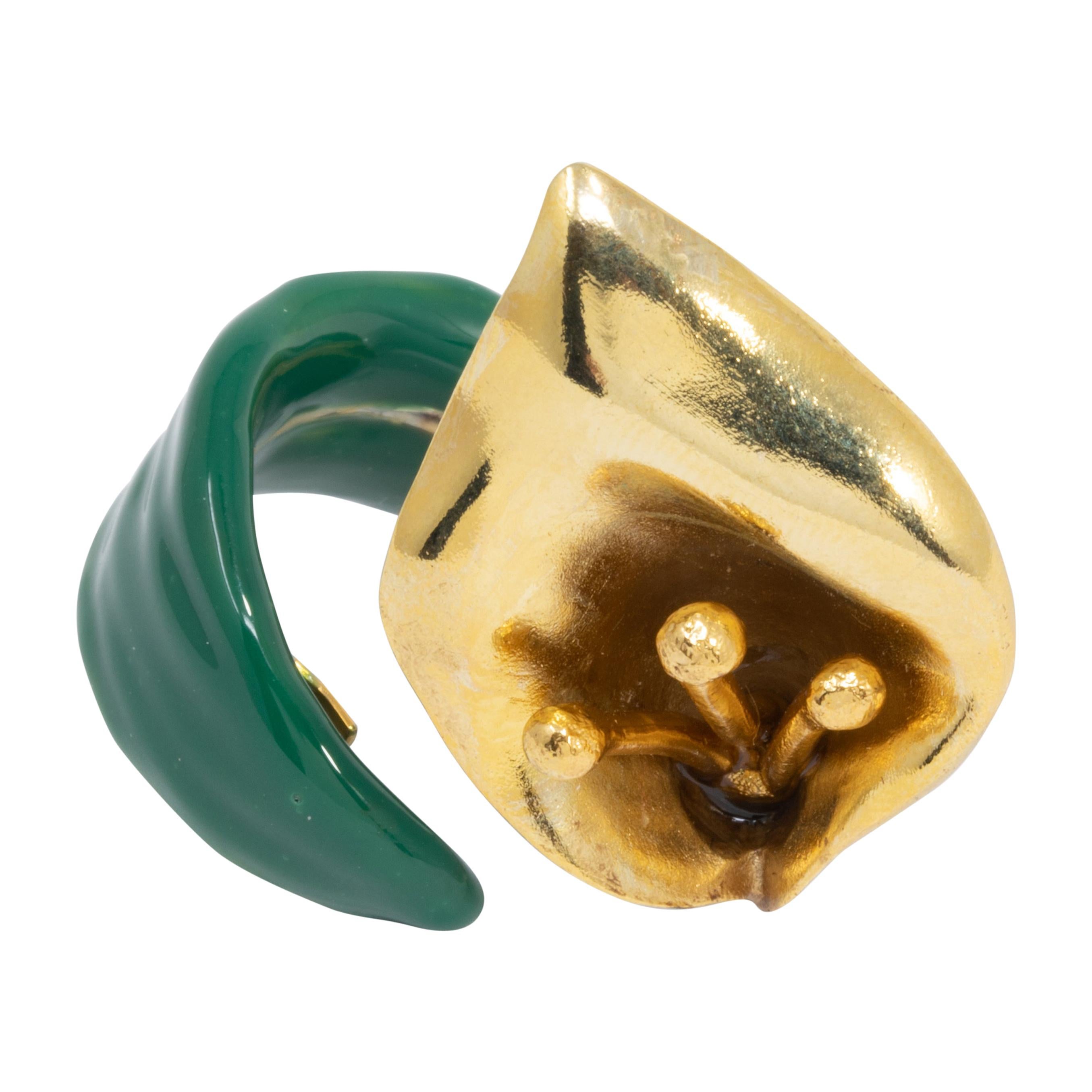 Oscar de la Renta Painted Calla Lily Cocktail Ring, Green and White Enamel, Gold For Sale